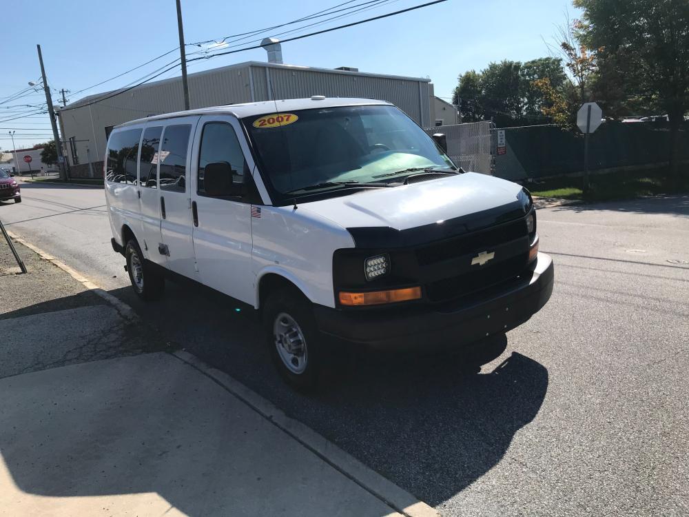 2007 White /Gray Chevrolet Express Cargo Van (1GCGG25U471) with an 6.0L V8 OHV 16V engine, 4-Speed Automatic Overdrive transmission, located at 577 Chester Pike, Prospect Park, PA, 19076, (610) 237-1015, 39.886154, -75.302338 - Photo #3