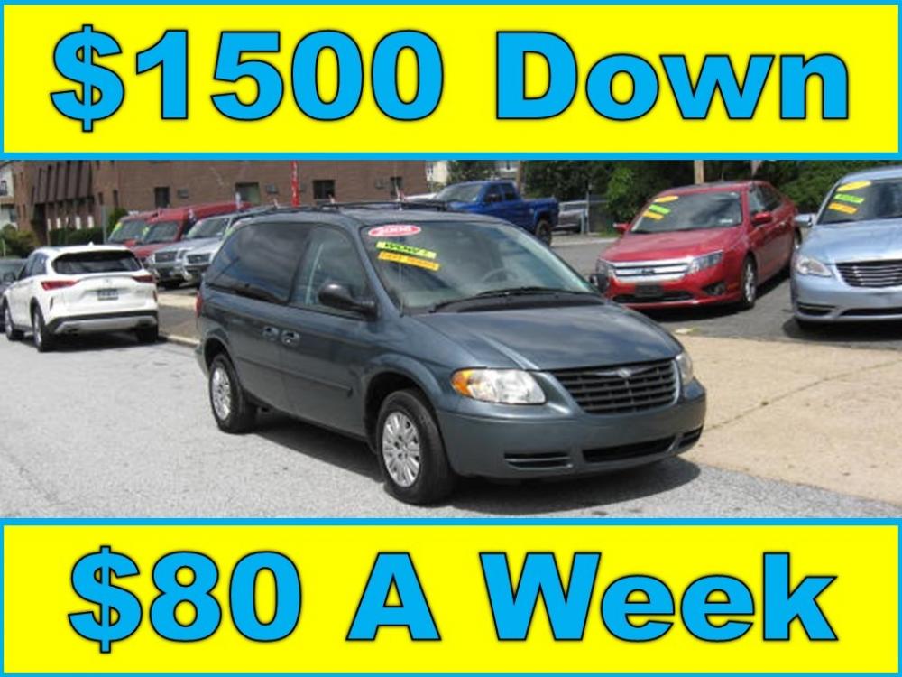 2006 Green /Beige Chrysler Town & Country (1A4GP45R56B) with an 3.3L V6 OHV 12V engine, 4-Speed Automatic Overdrive transmission, located at 577 Chester Pike, Prospect Park, PA, 19076, (610) 237-1015, 39.886154, -75.302338 - Photo #0