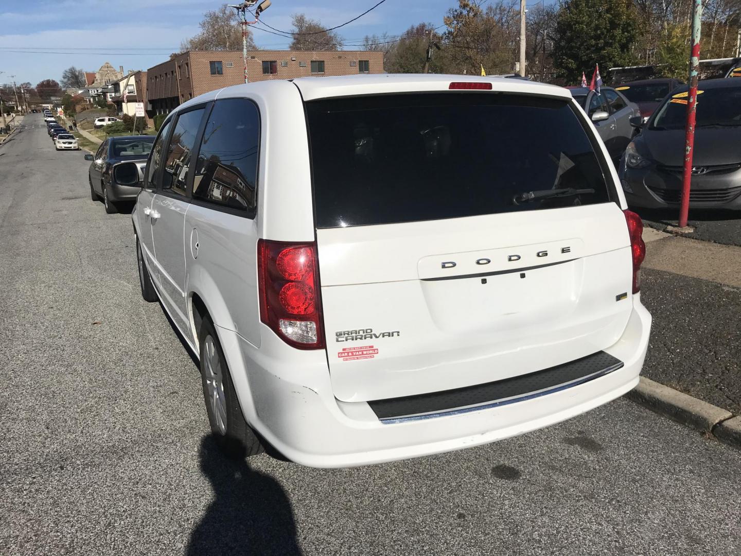 2014 White /Gray Dodge Grand Caravan SE (2C4RDGBG6ER) with an 3.6L V6 DOHC 24V engine, 6-Speed Automatic transmission, located at 577 Chester Pike, Prospect Park, PA, 19076, (610) 237-1015, 39.886154, -75.302338 - 14 Dodge Grand Caravan: Stow N' Go seating, 7 passengers, SUPER clean, new PA inspection, great for families, runs EXCELLENT! - Photo#3