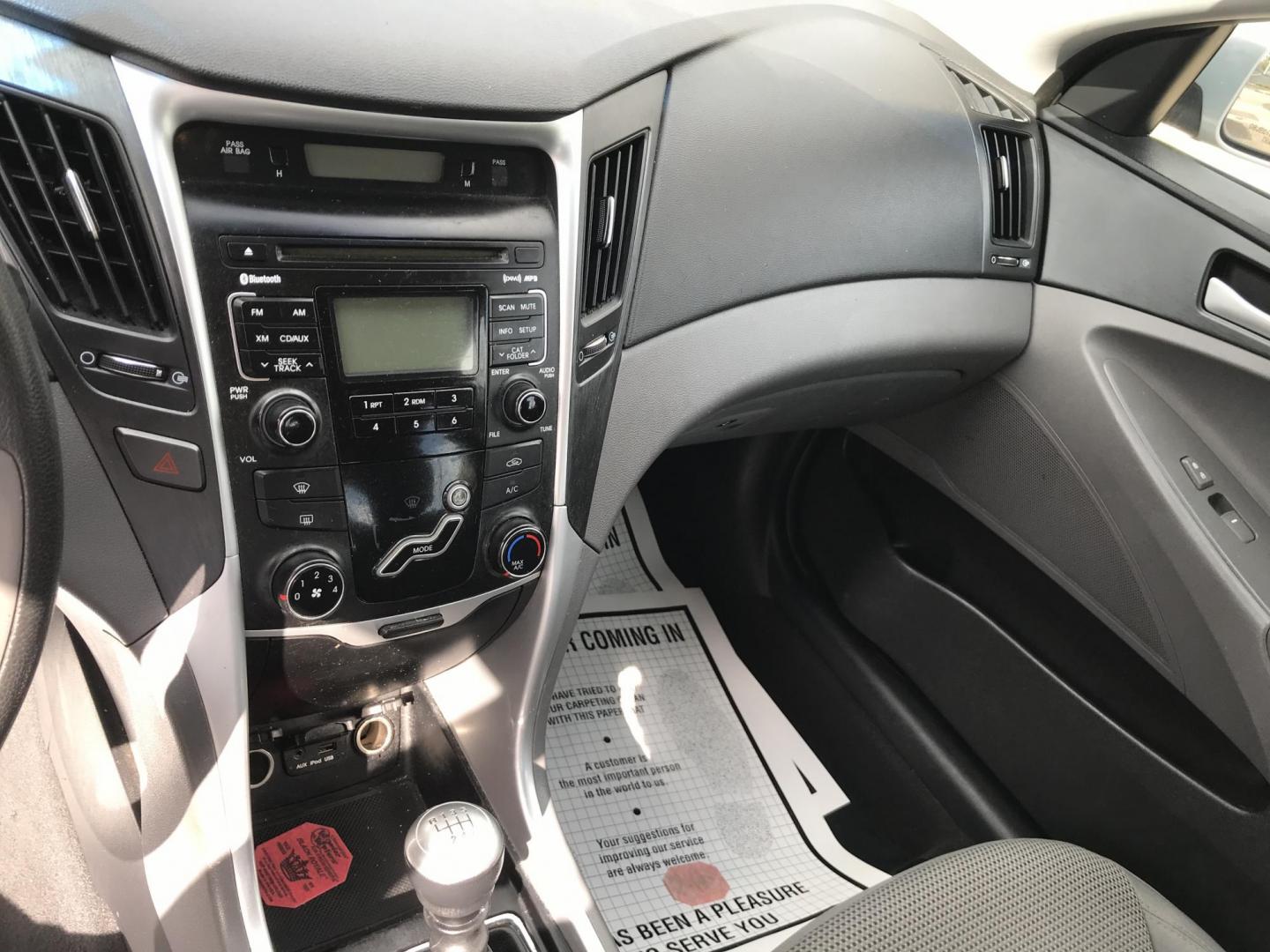 2011 Blue /Tan Hyundai Sonata GLS (5NPEB4AC7BH) with an 2.4L L4 DOHC 16V engine, 5-Speed Manual transmission, located at 577 Chester Pike, Prospect Park, PA, 19076, (610) 237-1015, 39.886154, -75.302338 - Photo#10