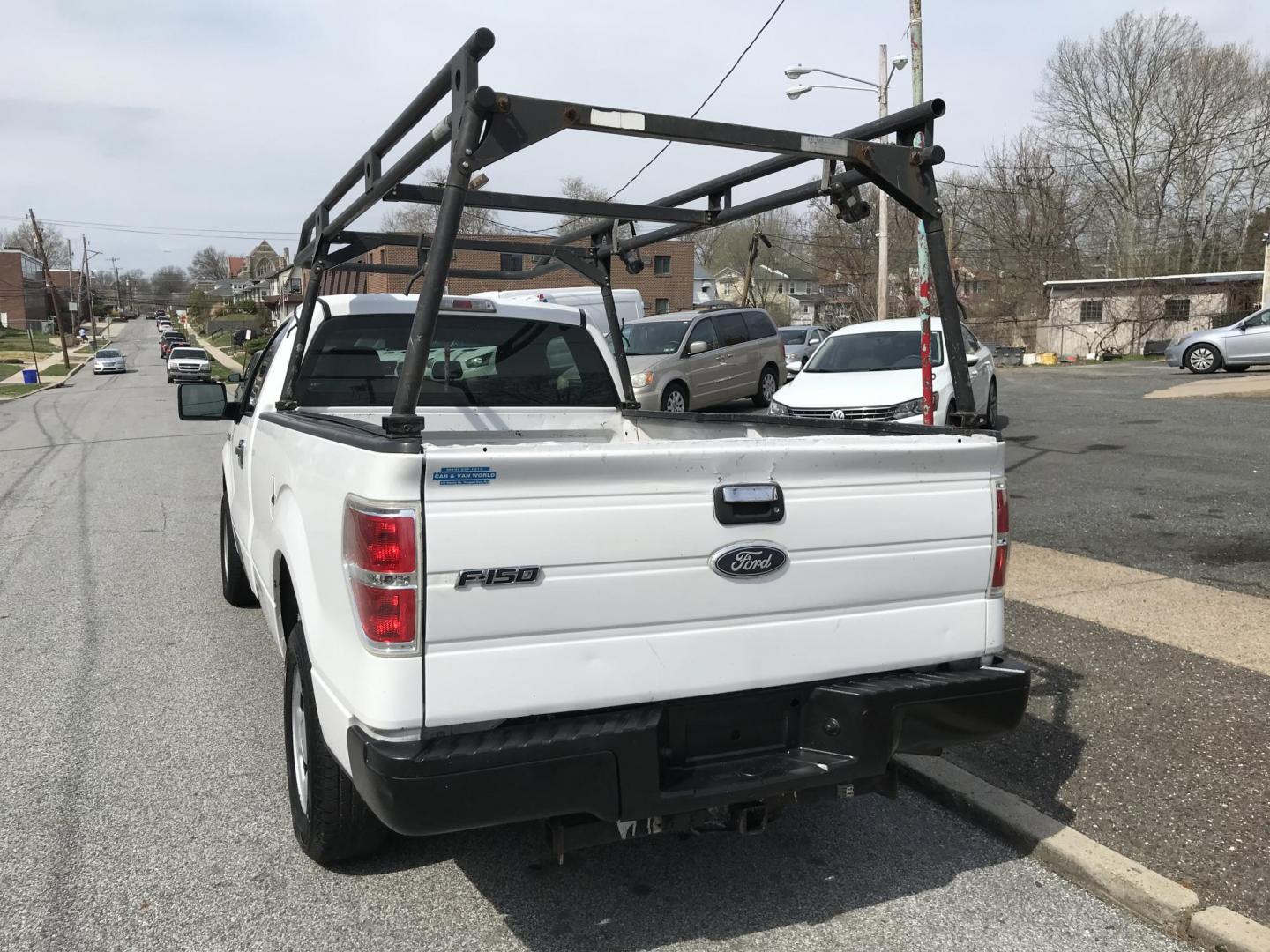 2009 White /Gray Ford F-150 XL (1FTRF12W79K) with an 4.6L V8 SOHC 16V engine, Automatic transmission, located at 577 Chester Pike, Prospect Park, PA, 19076, (610) 237-1015, 39.886154, -75.302338 - 09 Ford F150: 8 foot bed, ladder racks, android screen radio, new PA inspection, automatic, trailer hitch, runs EXCELLENT! - Photo#3