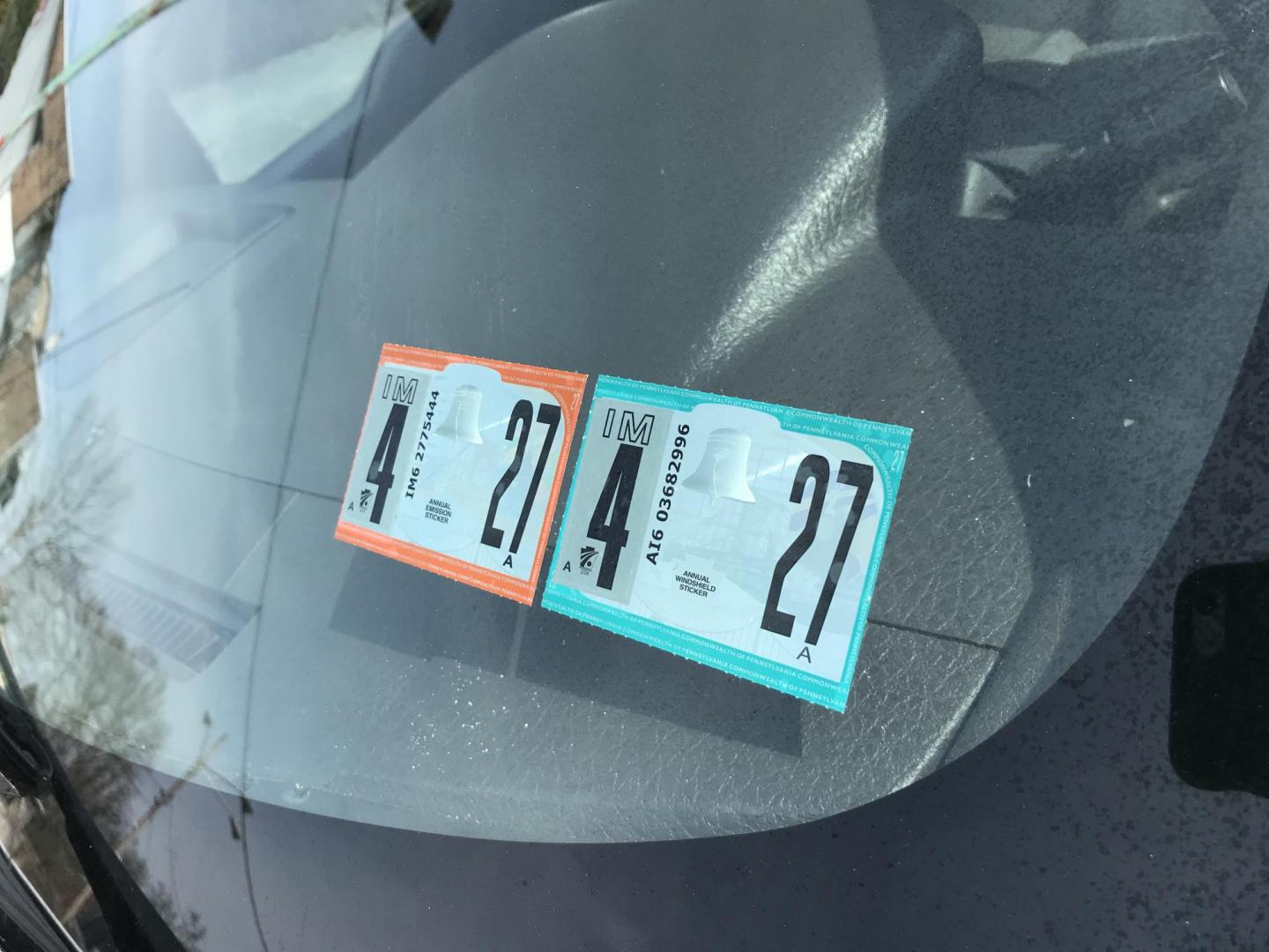 2009 White /Gray Ford F-150 XL (1FTRF12W79K) with an 4.6L V8 SOHC 16V engine, Automatic transmission, located at 577 Chester Pike, Prospect Park, PA, 19076, (610) 237-1015, 39.886154, -75.302338 - 09 Ford F150: 8 foot bed, ladder racks, android screen radio, new PA inspection, automatic, trailer hitch, runs EXCELLENT! - Photo#5