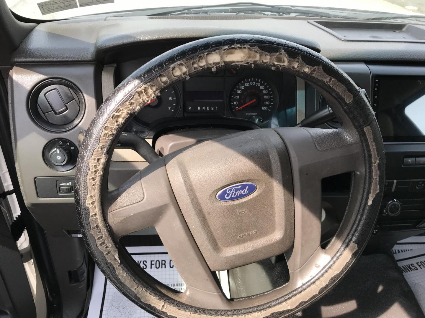 2009 White /Gray Ford F-150 XL (1FTRF12W79K) with an 4.6L V8 SOHC 16V engine, Automatic transmission, located at 577 Chester Pike, Prospect Park, PA, 19076, (610) 237-1015, 39.886154, -75.302338 - 09 Ford F150: 8 foot bed, ladder racks, android screen radio, new PA inspection, automatic, trailer hitch, runs EXCELLENT! - Photo#8
