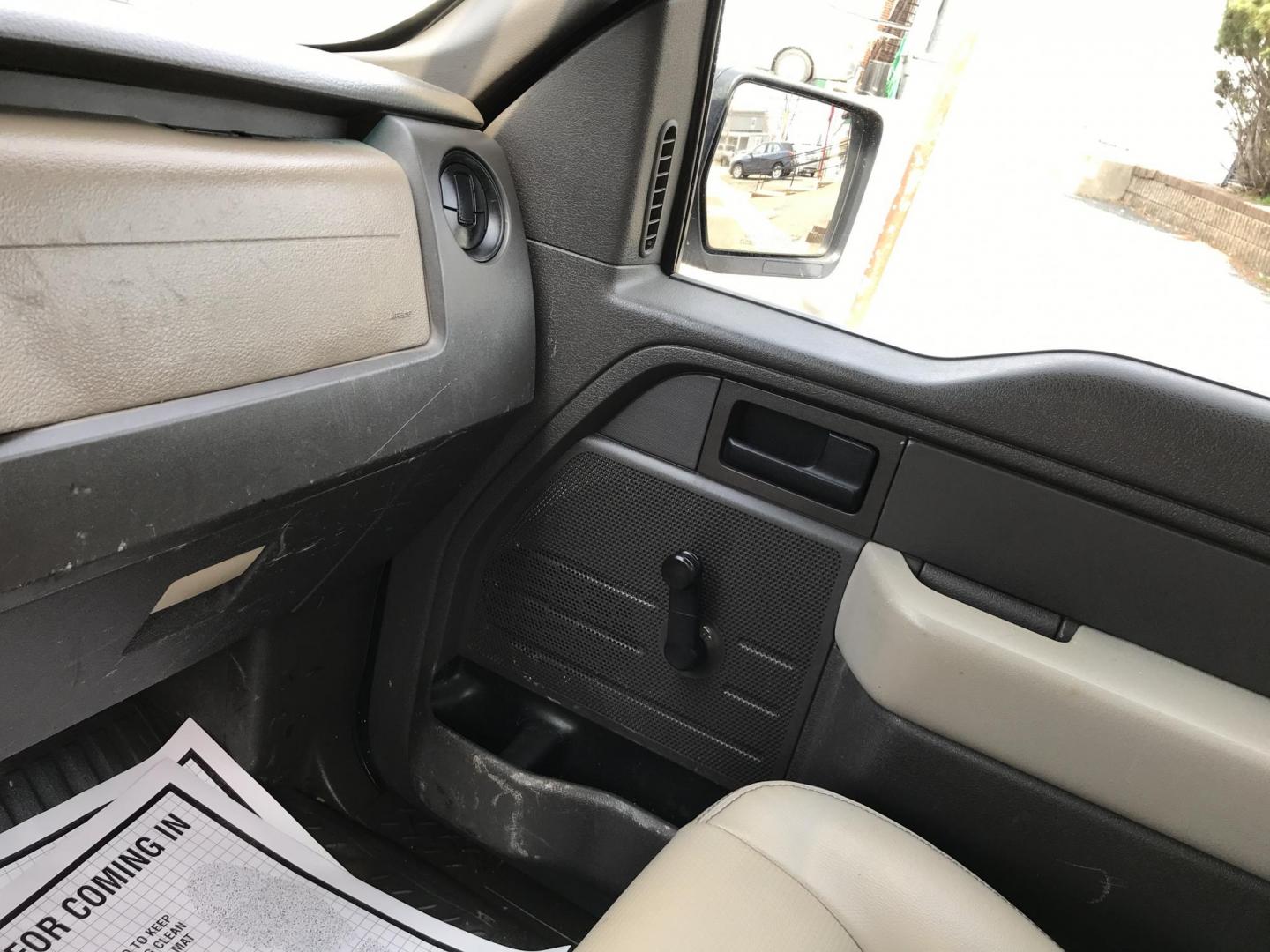 2009 White /Gray Ford F-150 XL (1FTRF12W79K) with an 4.6L V8 SOHC 16V engine, Automatic transmission, located at 577 Chester Pike, Prospect Park, PA, 19076, (610) 237-1015, 39.886154, -75.302338 - 09 Ford F150: 8 foot bed, ladder racks, android screen radio, new PA inspection, automatic, trailer hitch, runs EXCELLENT! - Photo#11