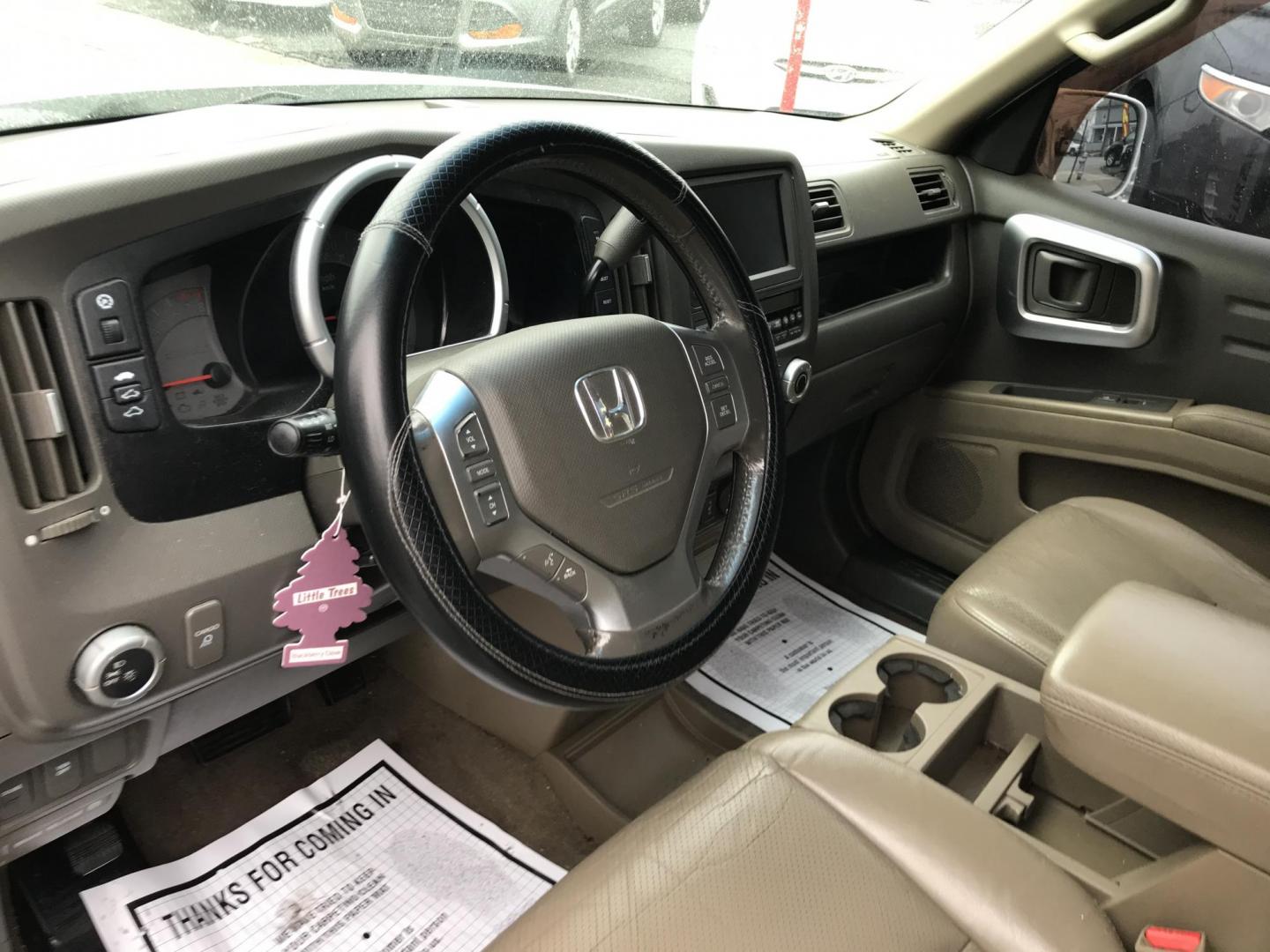 2008 White Honda Ridgeline RTL (2HJYK16518H) with an 3.5L V6 SOHC 24V engine, 5-Speed Automatic Overdrive transmission, located at 577 Chester Pike, Prospect Park, PA, 19076, (610) 237-1015, 39.886154, -75.302338 - 08 Honda Ridgeline: Sunroof, 4x4, new PA inspection, navigation system, trailer hitch, leather seats, runs EXCELLENT! - Photo#9