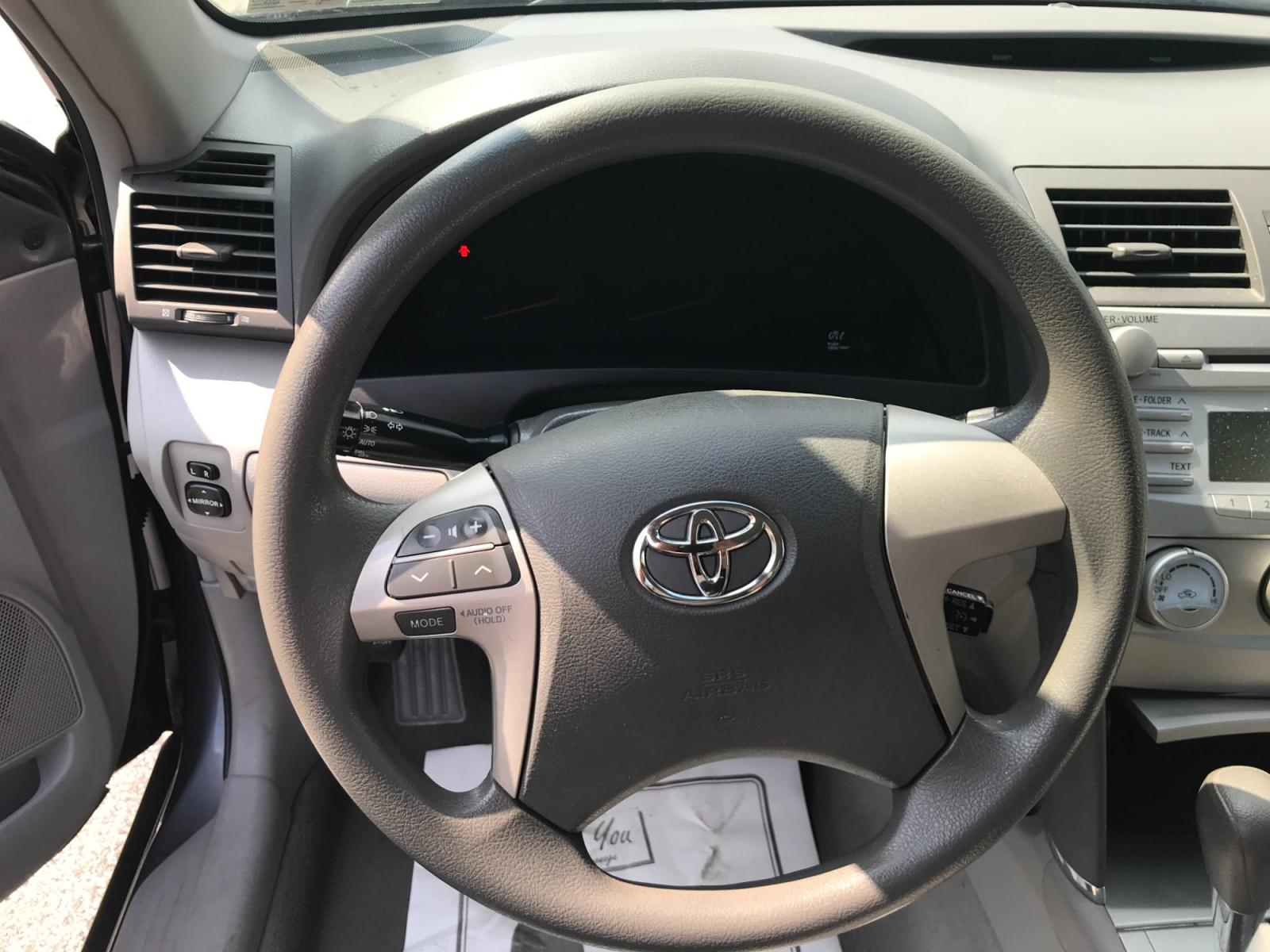 2011 Gray /Gray Toyota Camry SE (4T1BF3EK2BU) with an 2.5L L4 DOHC 16V engine, Automatic transmission, located at 577 Chester Pike, Prospect Park, PA, 19076, (610) 237-1015, 39.886154, -75.302338 - Photo #9