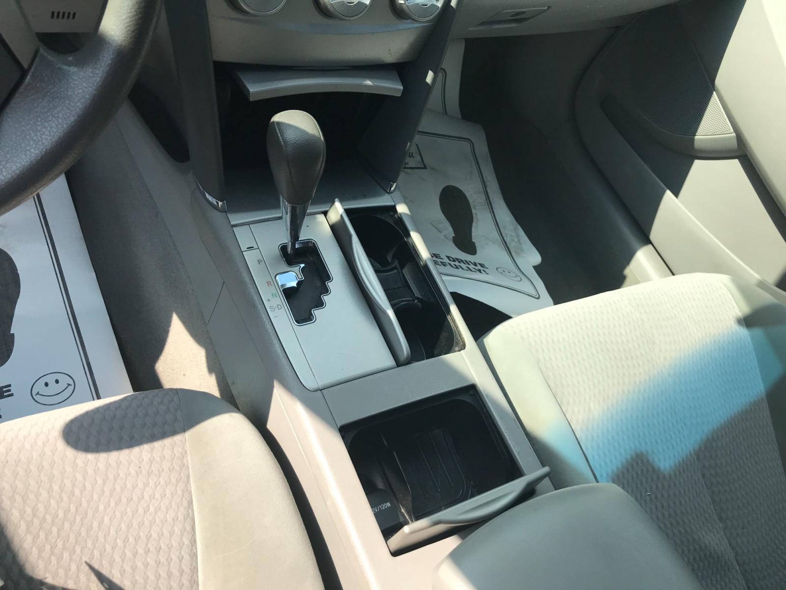 2011 Gray /Gray Toyota Camry SE (4T1BF3EK2BU) with an 2.5L L4 DOHC 16V engine, Automatic transmission, located at 577 Chester Pike, Prospect Park, PA, 19076, (610) 237-1015, 39.886154, -75.302338 - Photo #11