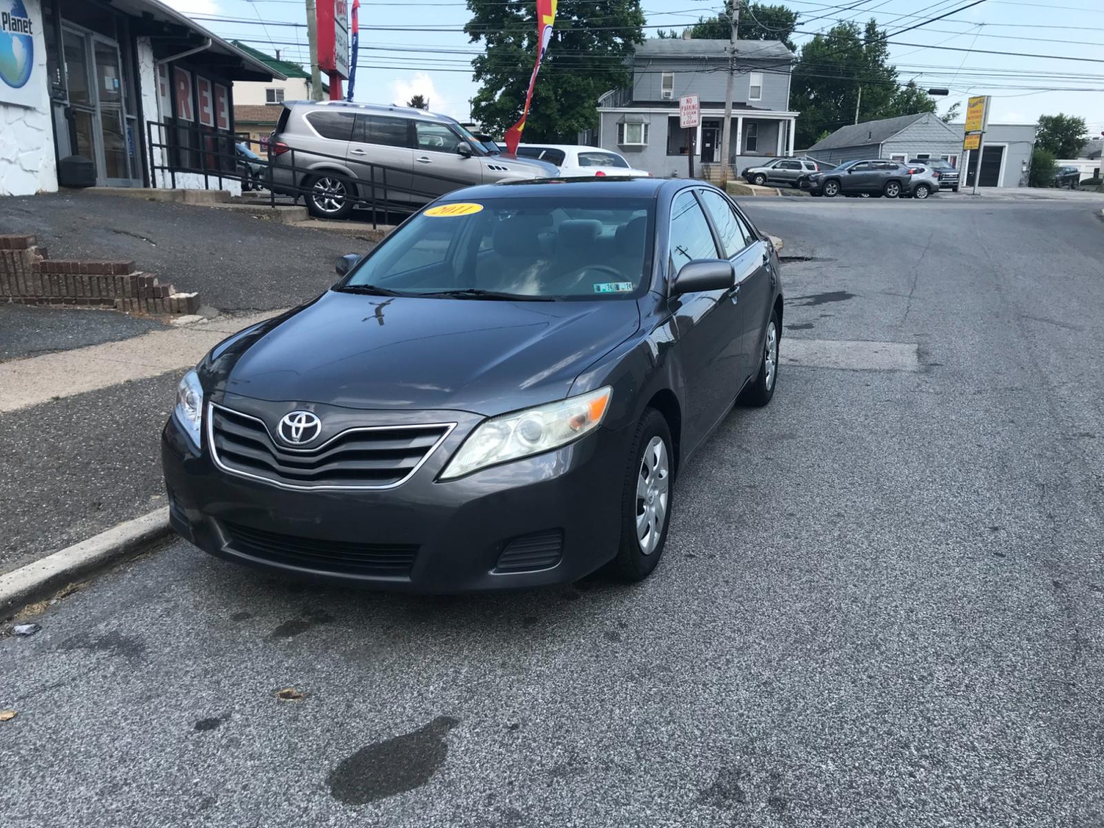 2011 Gray /Gray Toyota Camry SE (4T1BF3EK2BU) with an 2.5L L4 DOHC 16V engine, Automatic transmission, located at 577 Chester Pike, Prospect Park, PA, 19076, (610) 237-1015, 39.886154, -75.302338 - Photo #1