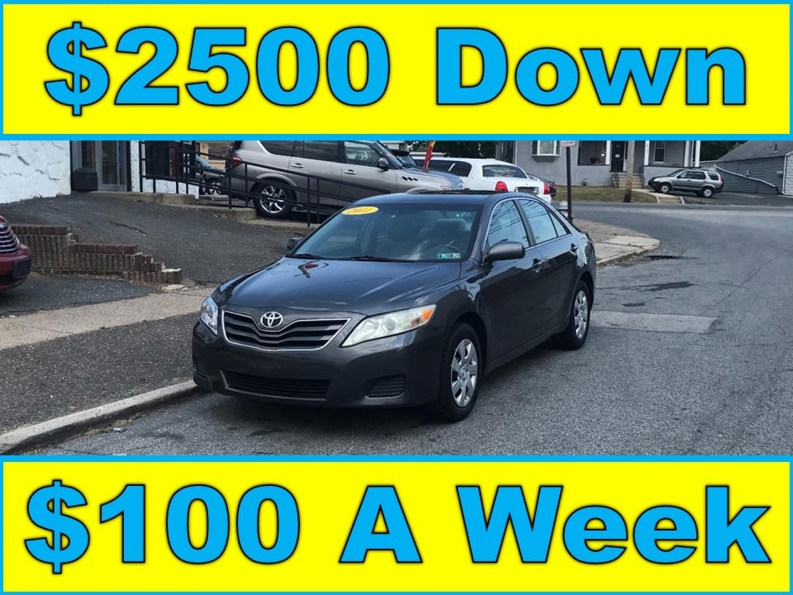 2011 Gray /Gray Toyota Camry SE (4T1BF3EK2BU) with an 2.5L L4 DOHC 16V engine, Automatic transmission, located at 577 Chester Pike, Prospect Park, PA, 19076, (610) 237-1015, 39.886154, -75.302338 - Photo #3