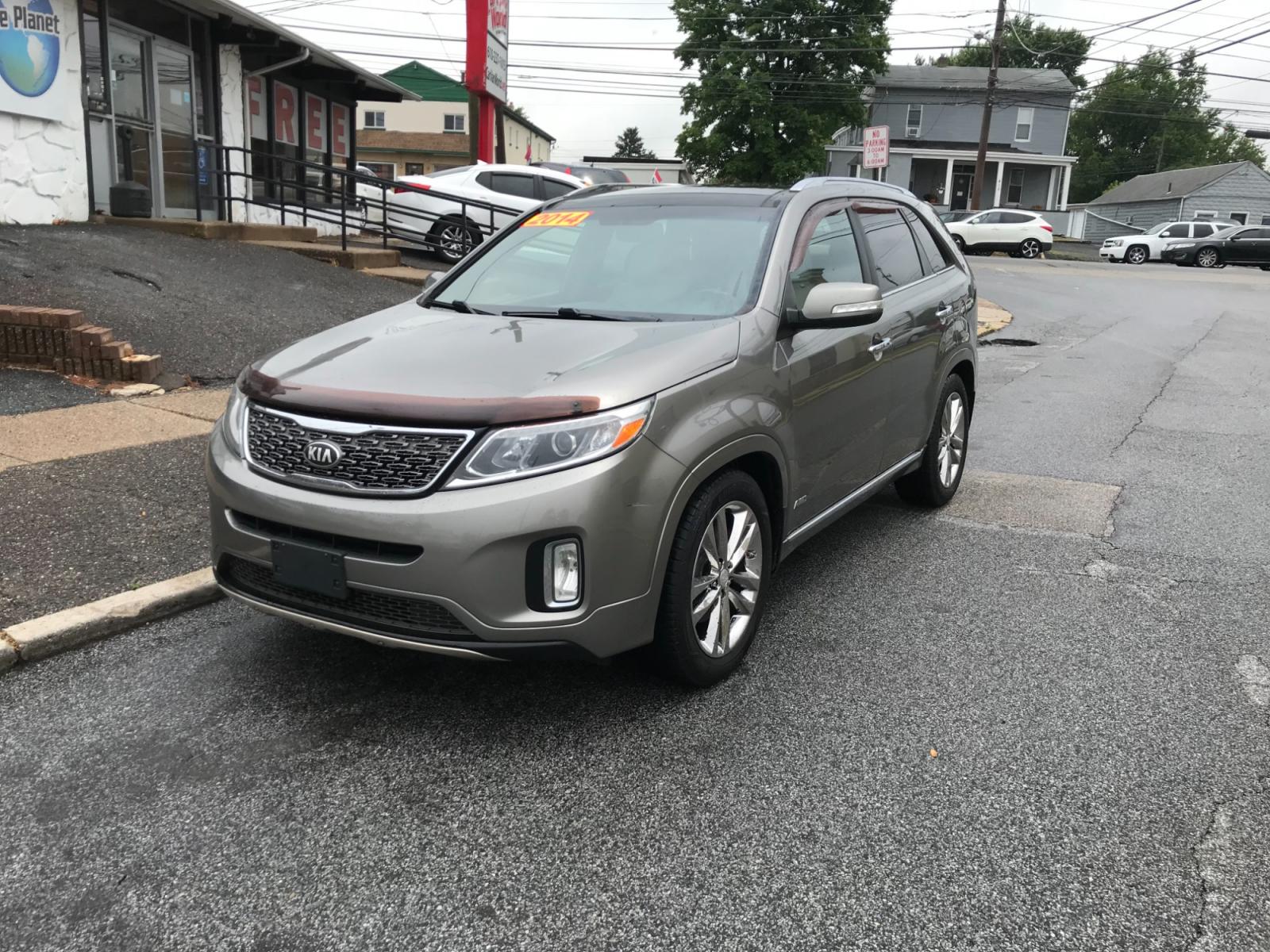 2014 Gray /Gray Kia Sorento SX V6 AWD (5XYKWDA75EG) with an 3.3L V6 DOHC 24V engine, 6-Speed Automatic transmission, located at 577 Chester Pike, Prospect Park, PA, 19076, (610) 237-1015, 39.886154, -75.302338 - 14 Kia Sorento SXL: 3rd row seating, navigation system, panoramic sunroof, all wheel drive, remote start, FULLY LOADED! This vehicle comes inspected and has been given a bumper to bumper safety check. It is very clean, reliable, and well maintained. We offer a unique pay plan that is known for be - Photo #1