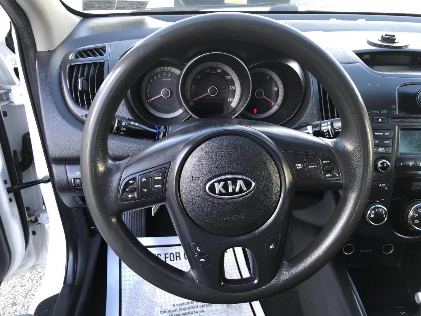 2012 White /Gray Kia Forte EX (KNAFU4A2XC5) with an 2.0L L4 DOHC 16V engine, Automatic transmission, located at 577 Chester Pike, Prospect Park, PA, 19076, (610) 237-1015, 39.886154, -75.302338 - 12 Kia Forte EX: Sunroof, new PA inspection, great on gas, runs LIKE NEW! - Photo#12