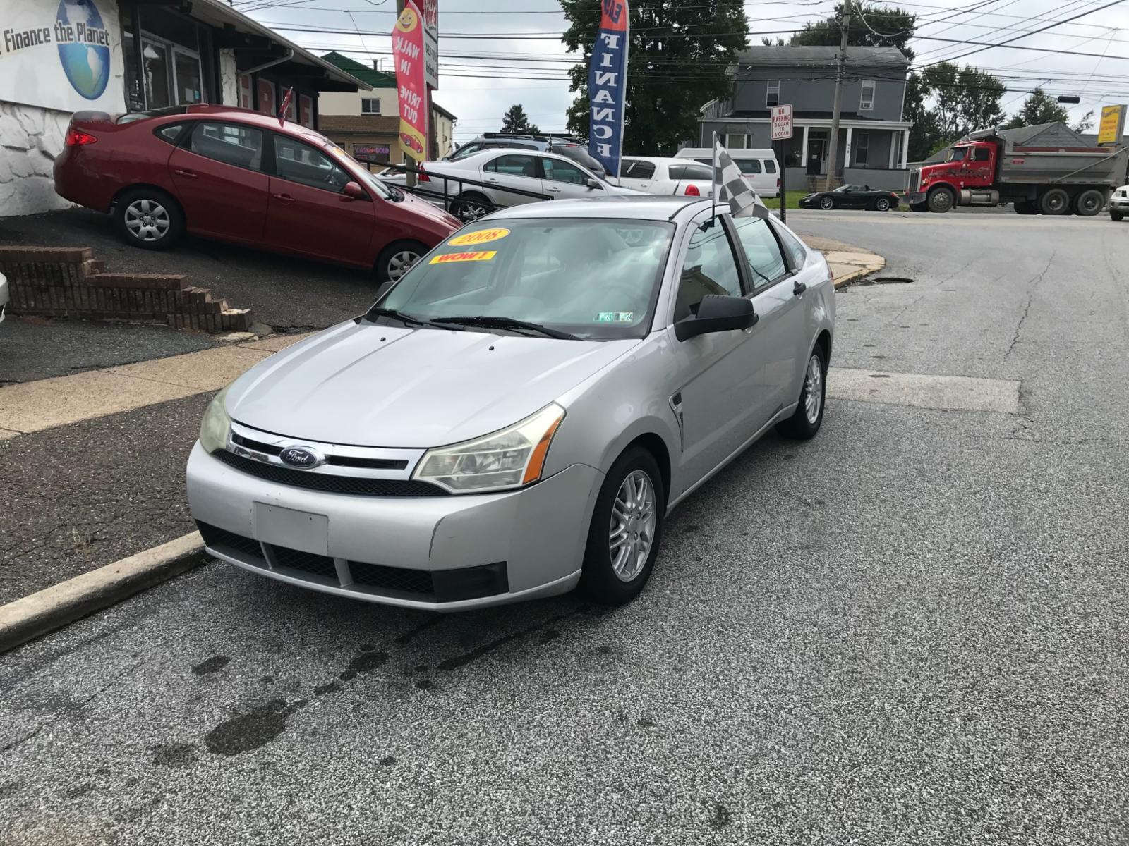 2008 Silver /Gray Ford Focus SES Sedan (1FAHP35N98W) with an 2.0L L4 DOHC 16V engine, Automatic transmission, located at 577 Chester Pike, Prospect Park, PA, 19076, (610) 237-1015, 39.886154, -75.302338 - Photo #2