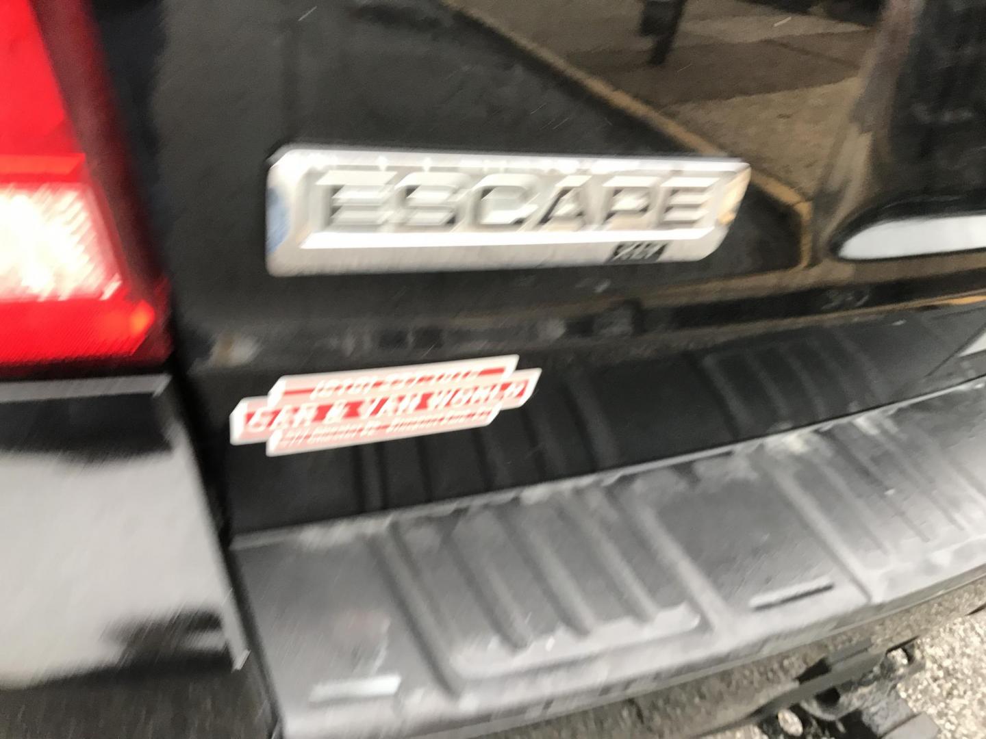 2010 Black /Gray Ford Escape XLT 4WD (1FMCU9DG4AK) with an 3.0L V6 DOHC 24V engine, 6-Speed Automatic transmission, located at 577 Chester Pike, Prospect Park, PA, 19076, (610) 237-1015, 39.886154, -75.302338 - Photo#4