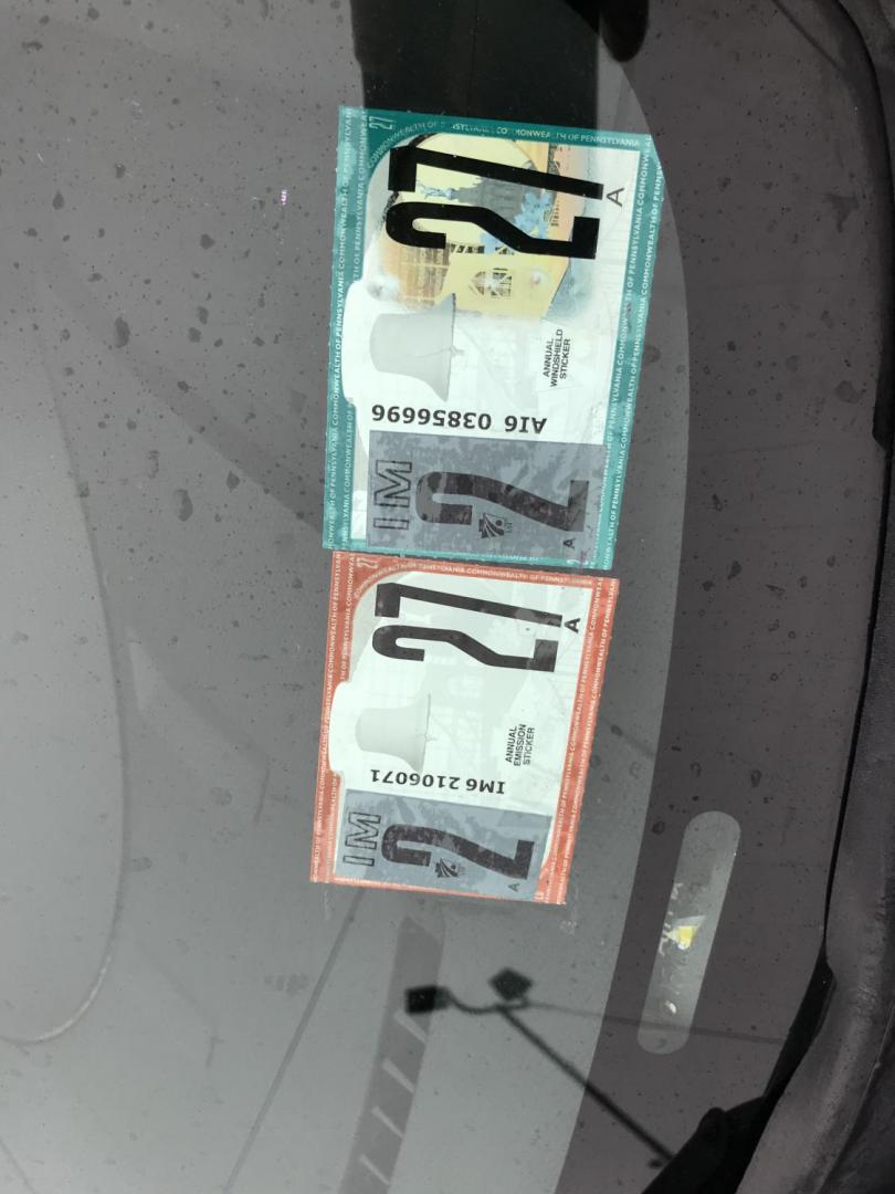 2010 Black /Gray Ford Escape XLT 4WD (1FMCU9DG4AK) with an 3.0L V6 DOHC 24V engine, 6-Speed Automatic transmission, located at 577 Chester Pike, Prospect Park, PA, 19076, (610) 237-1015, 39.886154, -75.302338 - Photo#6