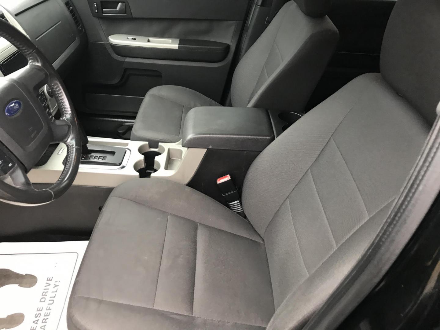 2010 Black /Gray Ford Escape XLT 4WD (1FMCU9DG4AK) with an 3.0L V6 DOHC 24V engine, 6-Speed Automatic transmission, located at 577 Chester Pike, Prospect Park, PA, 19076, (610) 237-1015, 39.886154, -75.302338 - Photo#9