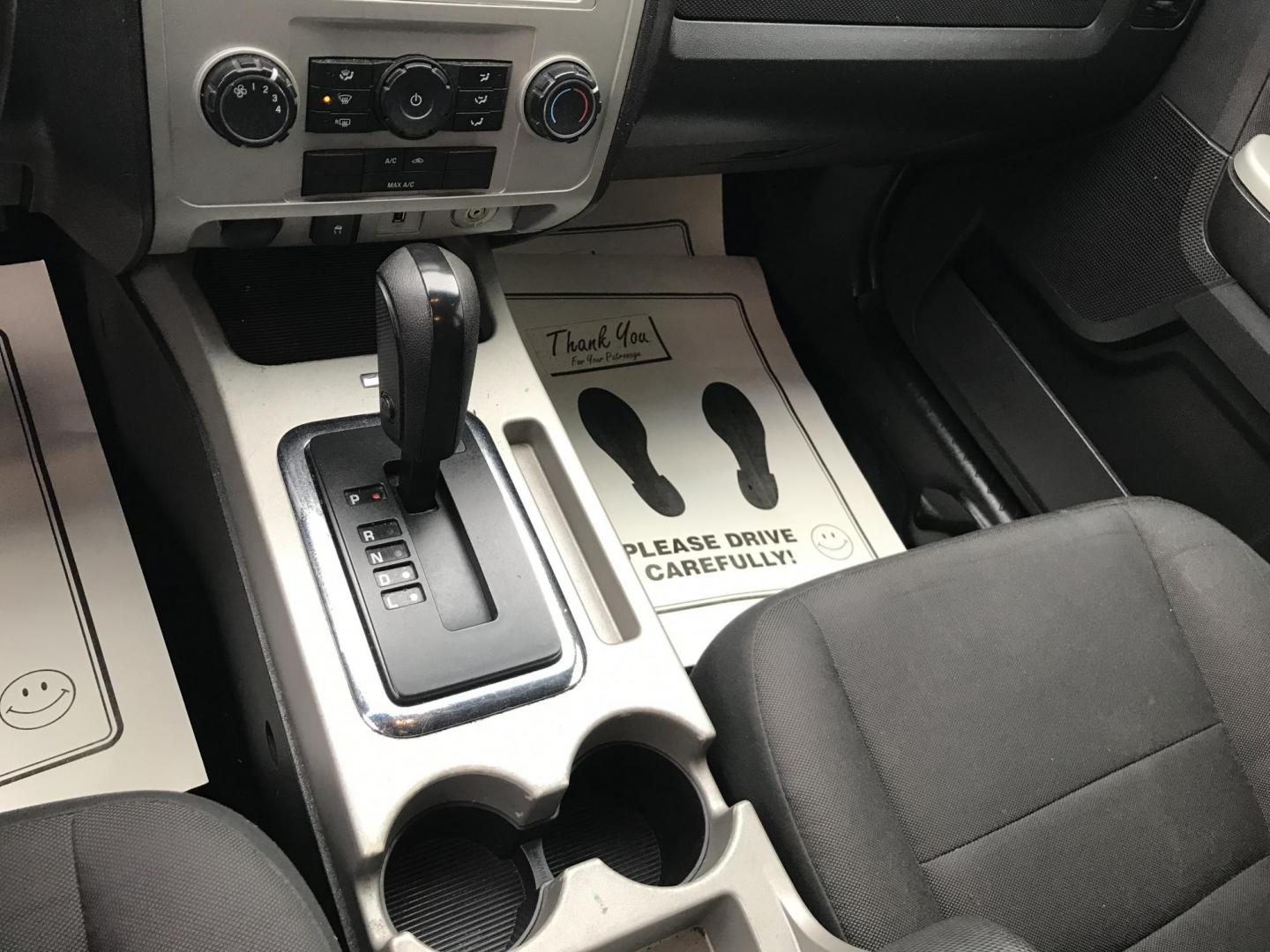 2010 Black /Gray Ford Escape XLT 4WD (1FMCU9DG4AK) with an 3.0L V6 DOHC 24V engine, 6-Speed Automatic transmission, located at 577 Chester Pike, Prospect Park, PA, 19076, (610) 237-1015, 39.886154, -75.302338 - Photo#13