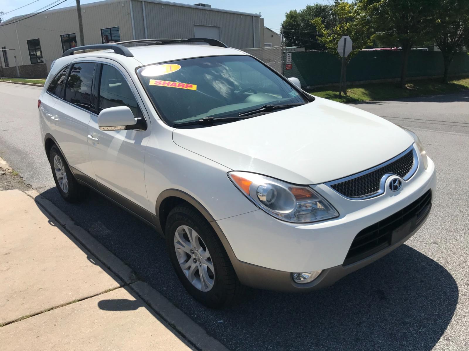 2011 White /Tan Hyundai Veracruz GLS (KM8NU4CC4BU) with an 3.8L V6 DOHC 24V engine, 6-Speed Automatic transmission, located at 577 Chester Pike, Prospect Park, PA, 19076, (610) 237-1015, 39.886154, -75.302338 - 11 Hyundai Veracruz GLS: 8/24 PA inspection, SUPER clean, runs LIKE NEW! This vehicle comes inspected and has been given a bumper to bumper safety check. It is very clean, reliable, and well maintained. We offer a unique pay plan that is known for being the easiest and fastest financing option in - Photo #3