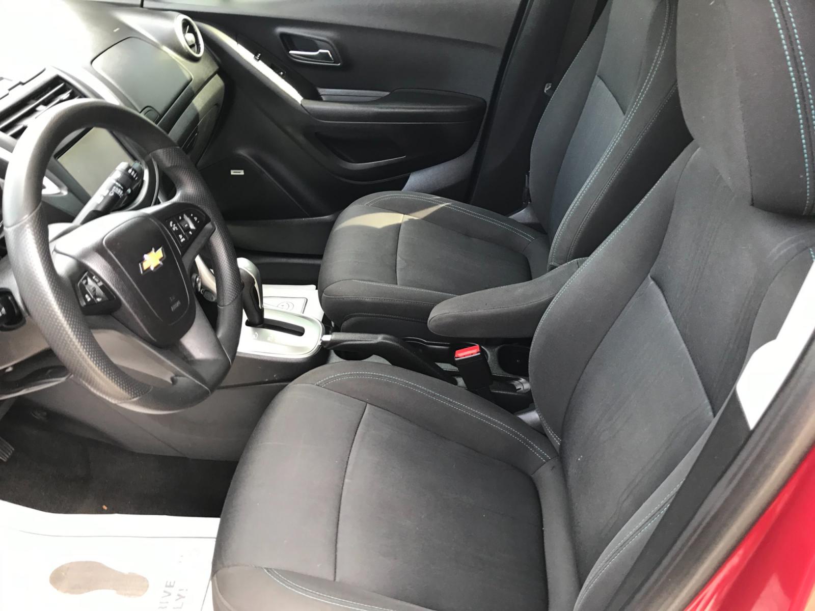 2015 Red /Gray Chevrolet Trax LT AWD (KL7CJRSB0FB) with an 1.4L L4 DOHC 16V FFV engine, Automatic transmission, located at 577 Chester Pike, Prospect Park, PA, 19076, (610) 237-1015, 39.886154, -75.302338 - 15 Chevy Trax LT: Only 110k miles, AWD, sunroof, backup camera, SUPER CLEAN! This vehicle comes inspected and has been given a bumper to bumper safety check. It is very clean, reliable, and well maintained. We offer a unique pay plan that is known for being the easiest and fastest financing optio - Photo #9