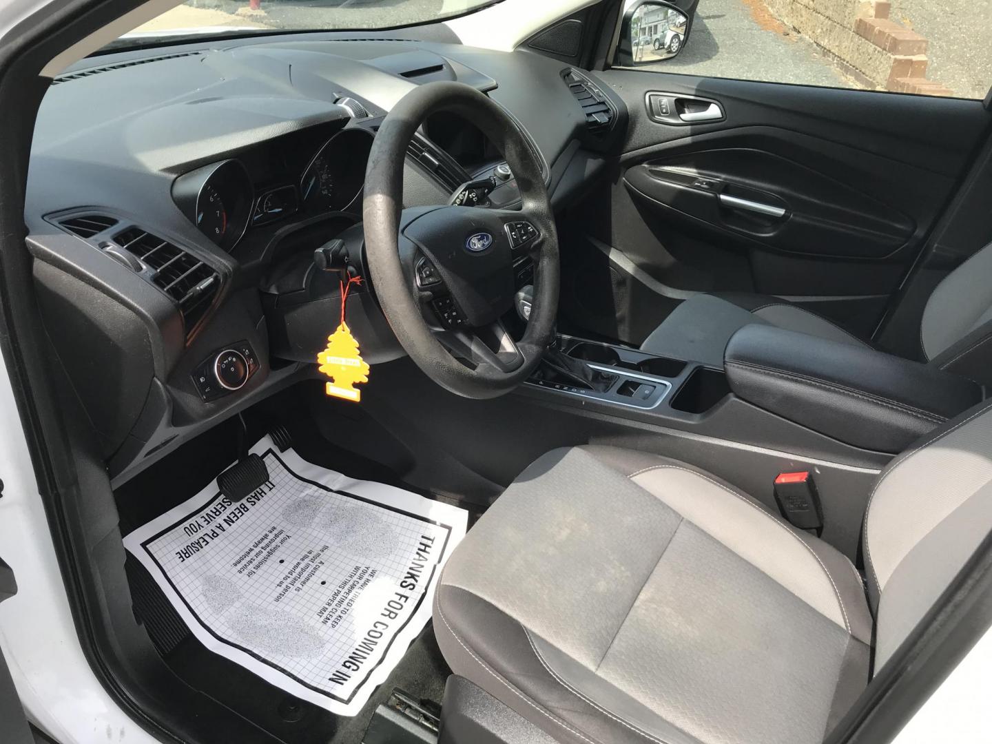 2018 White /Gray Ford Escape SE 4WD (1FMCU9GD7JU) with an 1.5L L4 DOHC 16V engine, 6A transmission, located at 577 Chester Pike, Prospect Park, PA, 19076, (610) 237-1015, 39.886154, -75.302338 - 18 Ford Escape SE: Navigation system, backup camera, looks and runs LIKE NEW! This vehicle comes inspected and has been given a bumper to bumper safety check. It is very clean, reliable, and well maintained. We offer a unique pay plan that is known for being the easiest and fastest financing opti - Photo#7