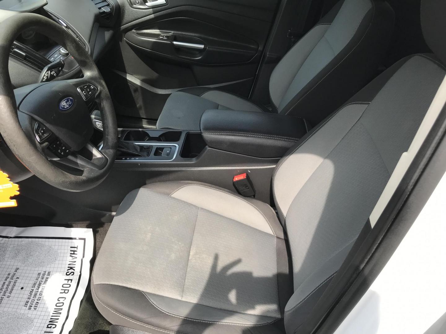2018 White /Gray Ford Escape SE 4WD (1FMCU9GD7JU) with an 1.5L L4 DOHC 16V engine, 6A transmission, located at 577 Chester Pike, Prospect Park, PA, 19076, (610) 237-1015, 39.886154, -75.302338 - 18 Ford Escape SE: Navigation system, backup camera, looks and runs LIKE NEW! This vehicle comes inspected and has been given a bumper to bumper safety check. It is very clean, reliable, and well maintained. We offer a unique pay plan that is known for being the easiest and fastest financing opti - Photo#9