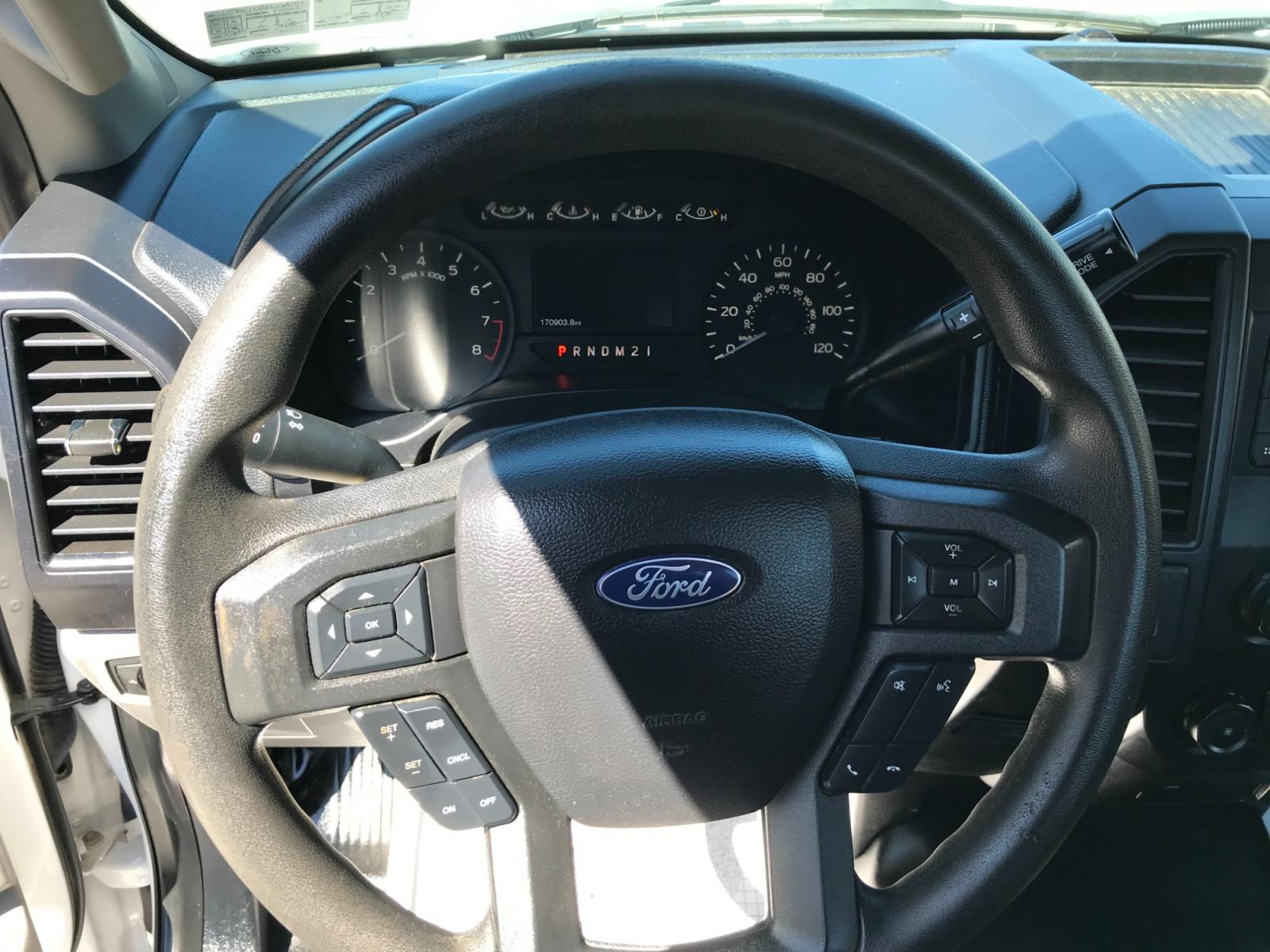 2020 White /Gray Ford F-150 XL (1FTMF1CB6LK) with an 3.3L V6 DOHC 24V engine, 6A transmission, located at 577 Chester Pike, Prospect Park, PA, 19076, (610) 237-1015, 39.886154, -75.302338 - 2020 Ford F150 XL: 8 Foot Long Bed, backup camera, FLEET MAINTAINED! This vehicle comes inspected and has been given a bumper to bumper safety check. It is very clean, reliable, and well maintained. We offer a unique pay plan that is known for being the easiest and fastest financing option in the - Photo #11