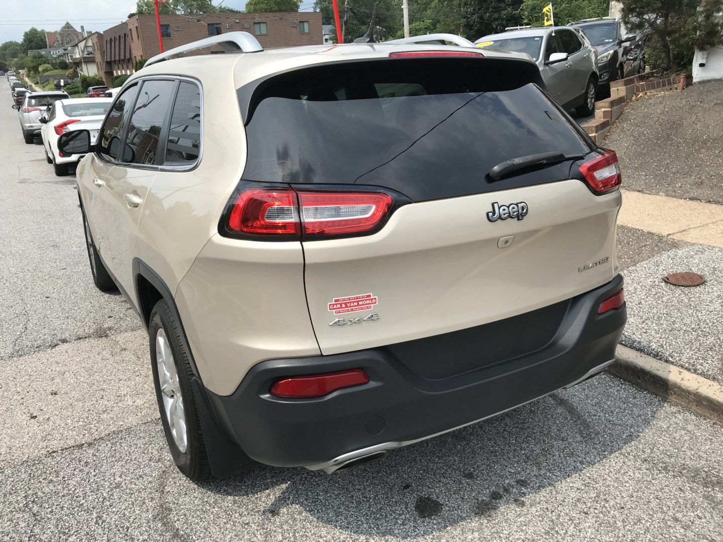 2015 Gold /Black Jeep Cherokee Limited (1C4PJMDS5FW) with an 3.2 V6 engine, Automatic transmission, located at 577 Chester Pike, Prospect Park, PA, 19076, (610) 237-1015, 39.886154, -75.302338 - 2015 Jeep Cherokee LIMITED Navigation System • Sunroof. Example Financing: • $2,500 Down • $100 Weekly • $200 Bi-Weekly We finance our own vehicles. We do not obtain or review traditional consumer credit reports. Financing decisions are based on verified income, ability to repay, and o- Photo#5