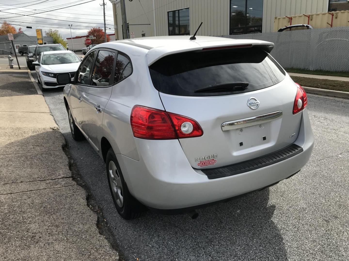 2011 Silver /Gray Nissan Rogue S (JN8AS5MV2BW) with an 2.5 V4 engine, Automatic transmission, located at 577 Chester Pike, Prospect Park, PA, 19076, (610) 237-1015, 39.886154, -75.302338 - 11 Nissan Rogue: Only 133k miles, nice radio, all wheel drive, new PA inspection, runs LIKE NEW! This vehicle comes inspected and has been given a bumper to bumper safety check. It is very clean, reliable, and well maintained. We offer a unique pay plan that is known for being the easiest and fas - Photo#5