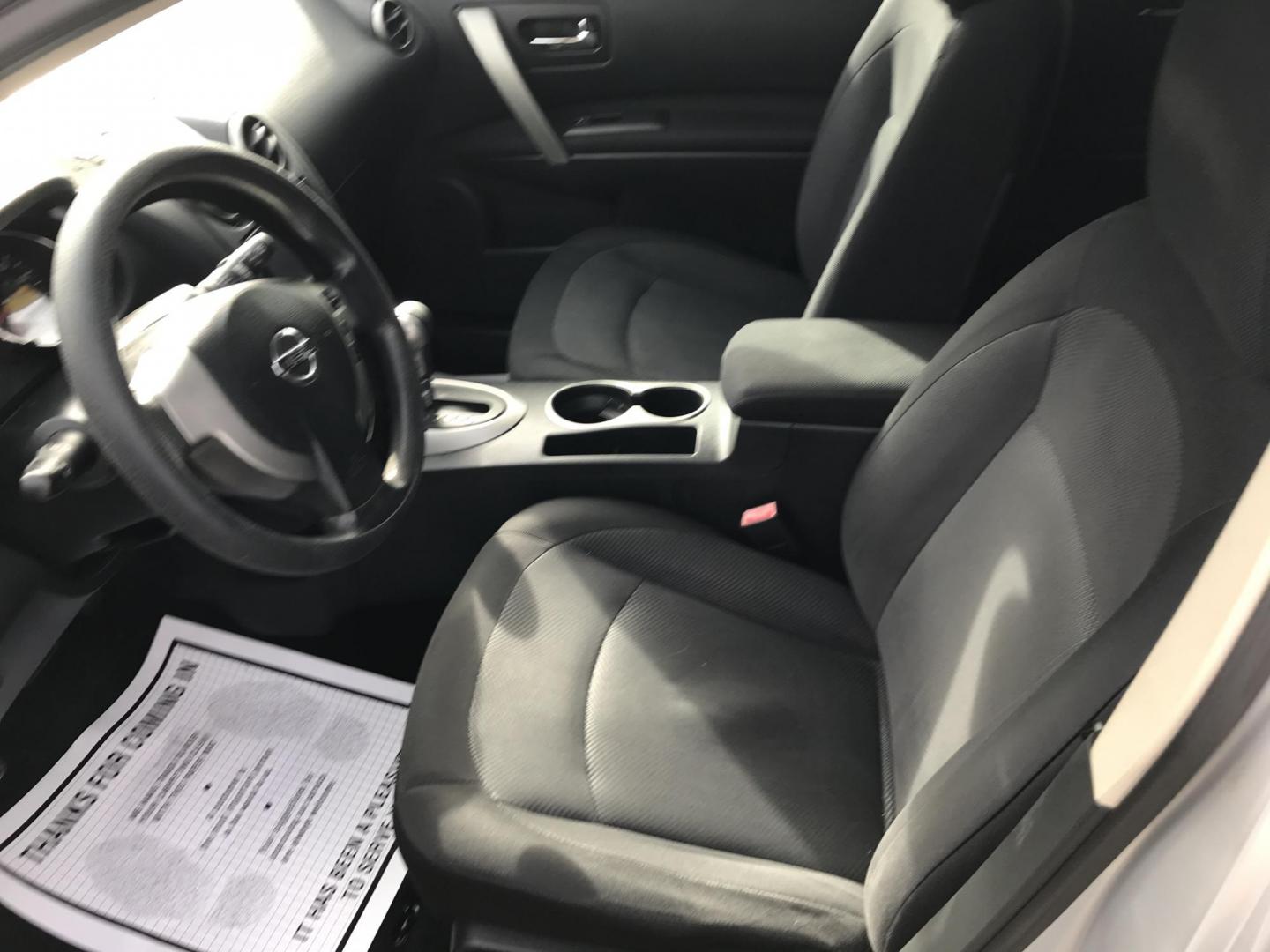 2011 Silver /Gray Nissan Rogue S (JN8AS5MV2BW) with an 2.5 V4 engine, Automatic transmission, located at 577 Chester Pike, Prospect Park, PA, 19076, (610) 237-1015, 39.886154, -75.302338 - 11 Nissan Rogue: Only 133k miles, nice radio, all wheel drive, new PA inspection, runs LIKE NEW! This vehicle comes inspected and has been given a bumper to bumper safety check. It is very clean, reliable, and well maintained. We offer a unique pay plan that is known for being the easiest and fas - Photo#9