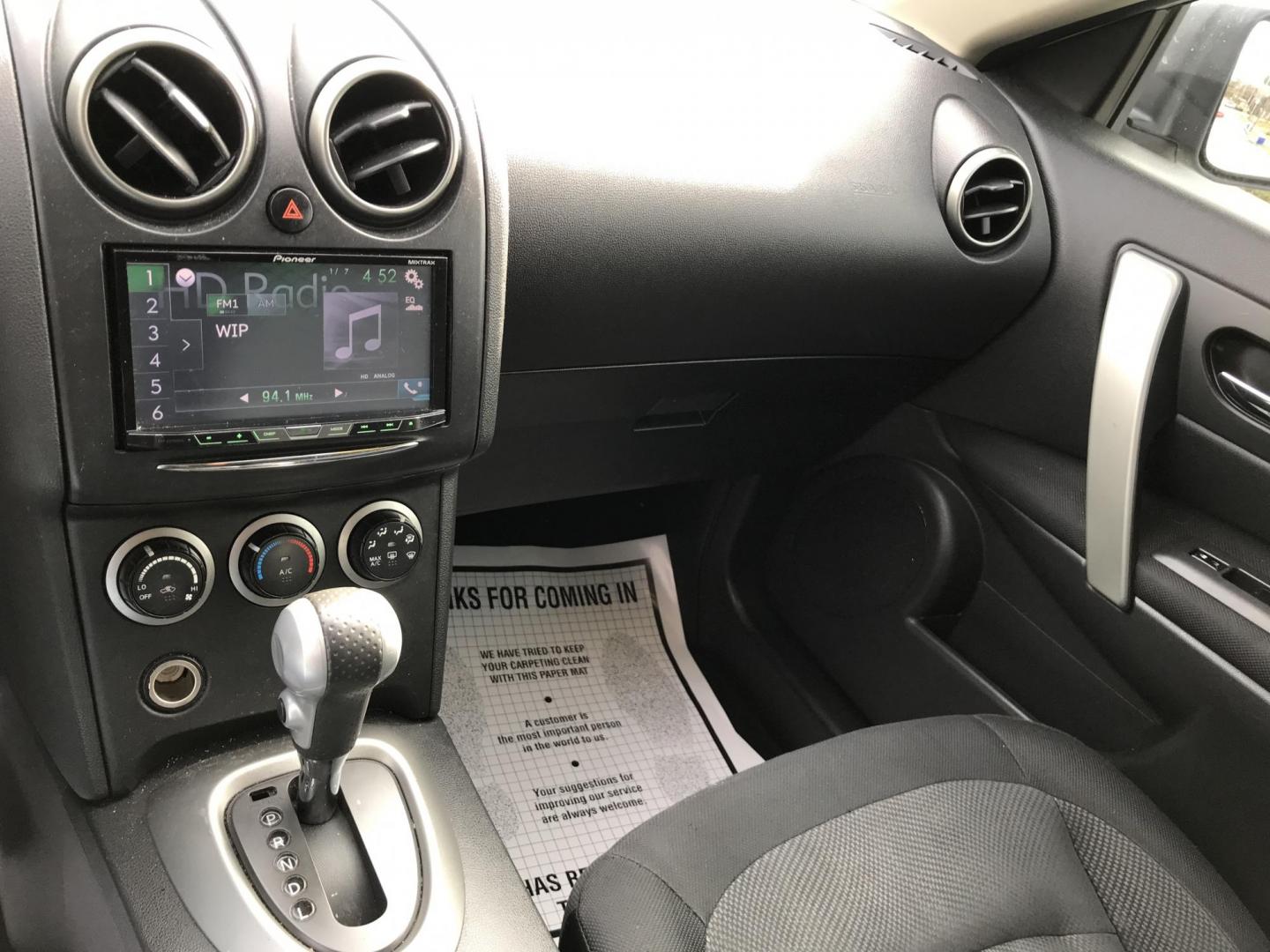 2011 Silver /Gray Nissan Rogue S (JN8AS5MV2BW) with an 2.5 V4 engine, Automatic transmission, located at 577 Chester Pike, Prospect Park, PA, 19076, (610) 237-1015, 39.886154, -75.302338 - 11 Nissan Rogue: Only 133k miles, nice radio, all wheel drive, new PA inspection, runs LIKE NEW! This vehicle comes inspected and has been given a bumper to bumper safety check. It is very clean, reliable, and well maintained. We offer a unique pay plan that is known for being the easiest and fas - Photo#12