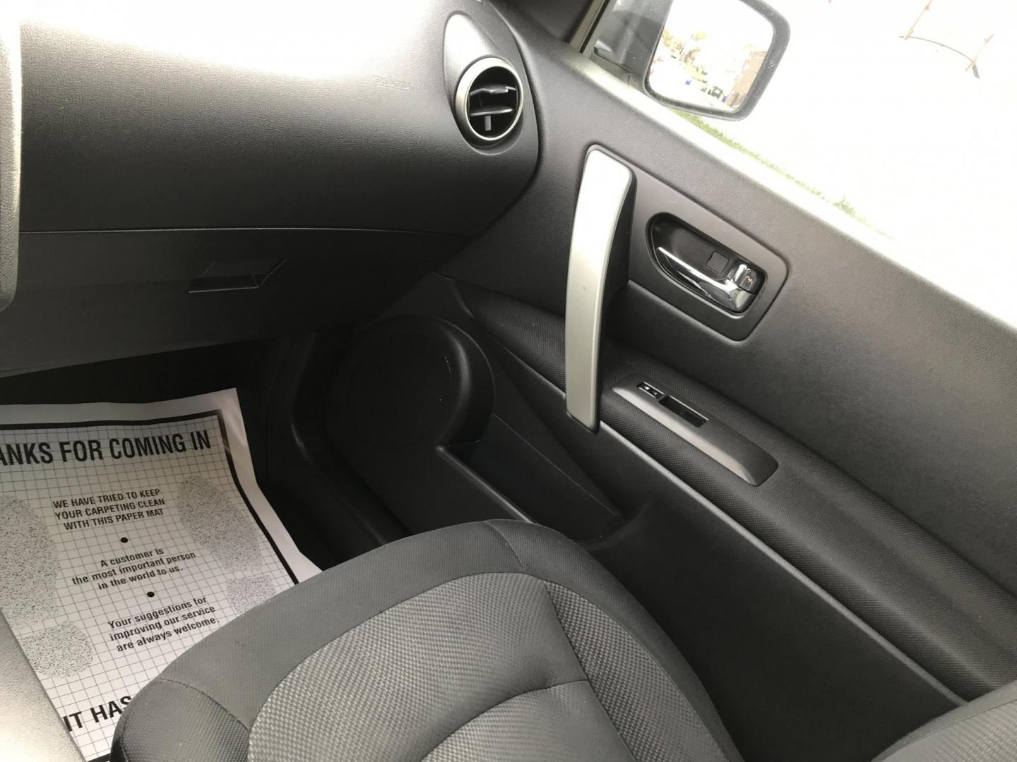 2011 Silver /Gray Nissan Rogue S (JN8AS5MV2BW) with an 2.5 V4 engine, Automatic transmission, located at 577 Chester Pike, Prospect Park, PA, 19076, (610) 237-1015, 39.886154, -75.302338 - 11 Nissan Rogue: Only 133k miles, nice radio, all wheel drive, new PA inspection, runs LIKE NEW! This vehicle comes inspected and has been given a bumper to bumper safety check. It is very clean, reliable, and well maintained. We offer a unique pay plan that is known for being the easiest and fas - Photo#14