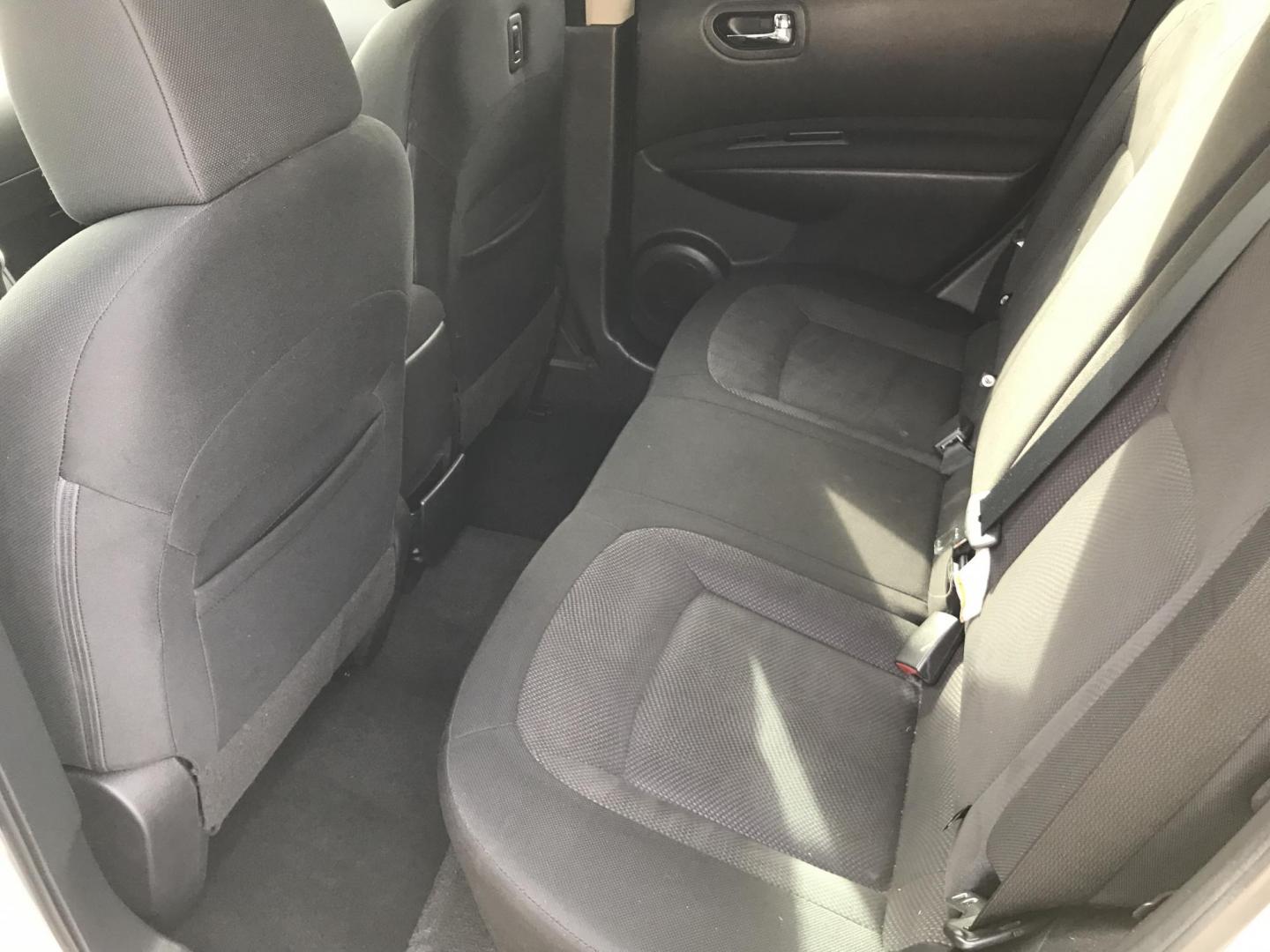 2011 Silver /Gray Nissan Rogue S (JN8AS5MV2BW) with an 2.5 V4 engine, Automatic transmission, located at 577 Chester Pike, Prospect Park, PA, 19076, (610) 237-1015, 39.886154, -75.302338 - 11 Nissan Rogue: Only 133k miles, nice radio, all wheel drive, new PA inspection, runs LIKE NEW! This vehicle comes inspected and has been given a bumper to bumper safety check. It is very clean, reliable, and well maintained. We offer a unique pay plan that is known for being the easiest and fas - Photo#15