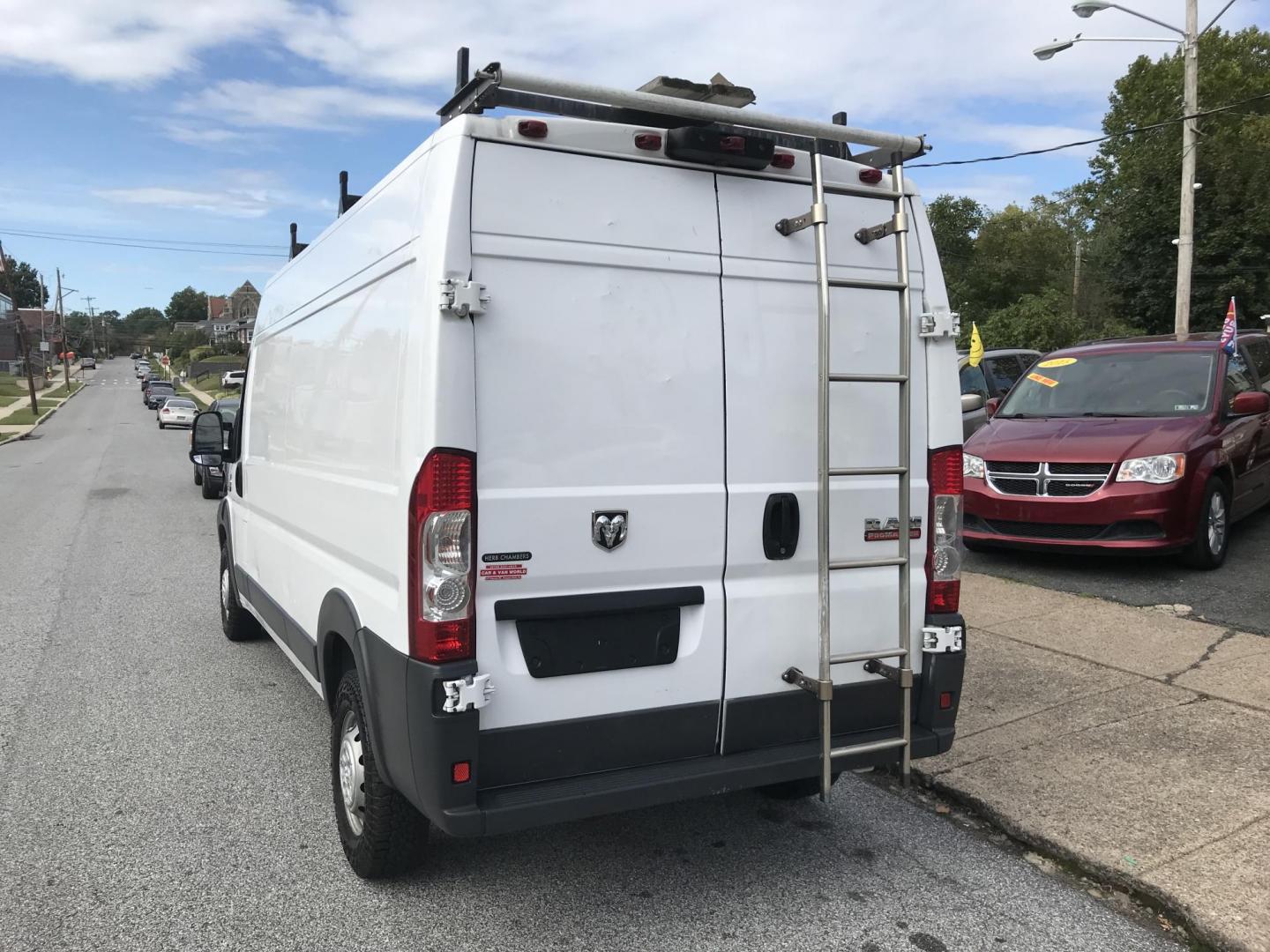 2015 White /Gray RAM Promaster 2500 (3C6TRVDG5FE) with an 3.6 V6 engine, Automatic transmission, located at 577 Chester Pike, Prospect Park, PA, 19076, (610) 237-1015, 39.886154, -75.302338 - Photo#5