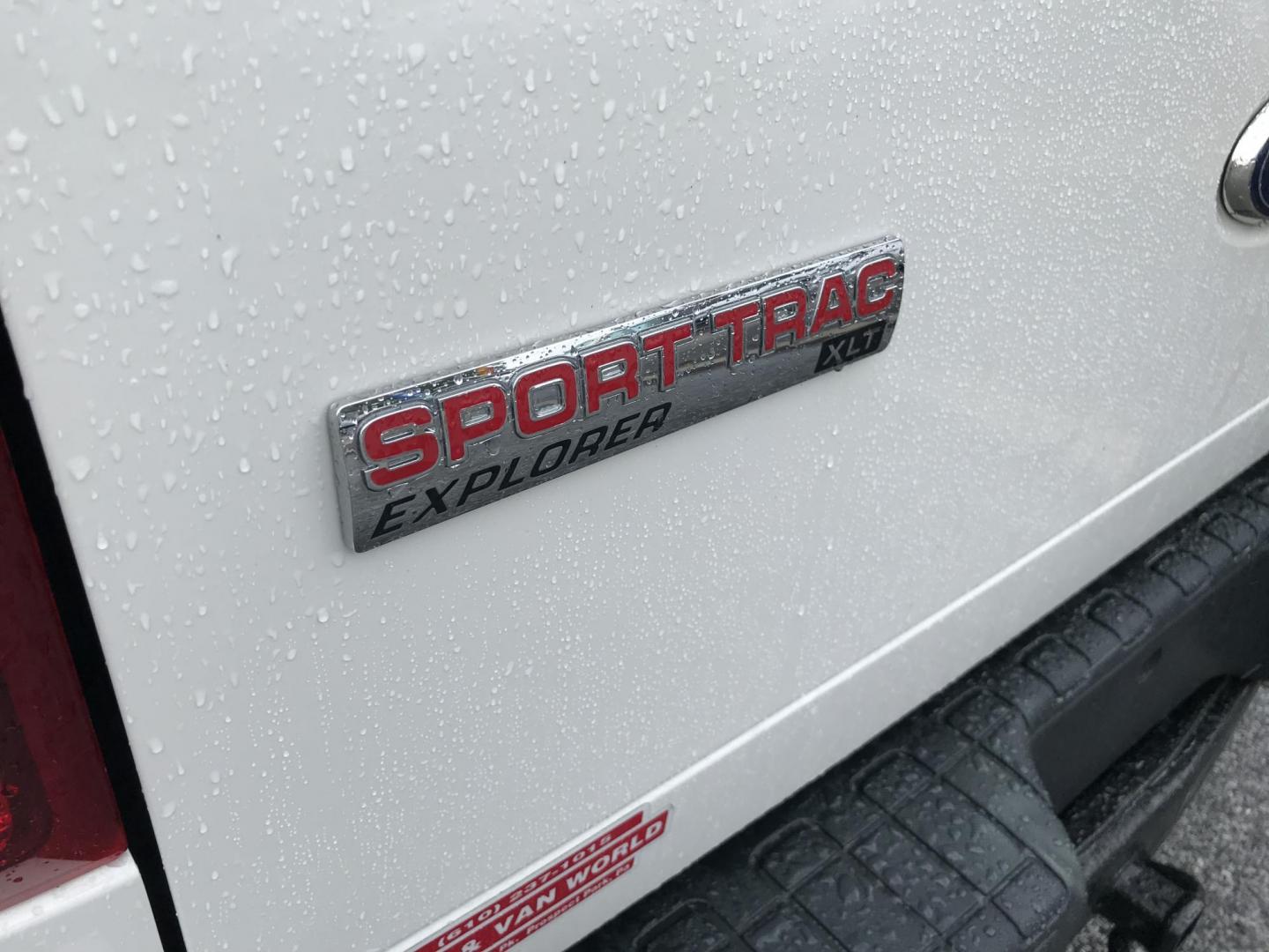 2010 White /Gray Ford Explorer Sport Trac XLT (1FMEU5BE9AU) with an 4.0 V6 engine, Automatic transmission, located at 577 Chester Pike, Prospect Park, PA, 19076, (610) 237-1015, 39.886154, -75.302338 - 2010 Ford Explorer Sport Trac XLT: 4x4, new PA inspection, SUPER clean, runs LIKE NEW! This vehicle comes inspected and has been given a bumper to bumper safety check. It is very clean, reliable, and well maintained. We offer a unique pay plan that is known for being the easiest and fastest finan - Photo#6