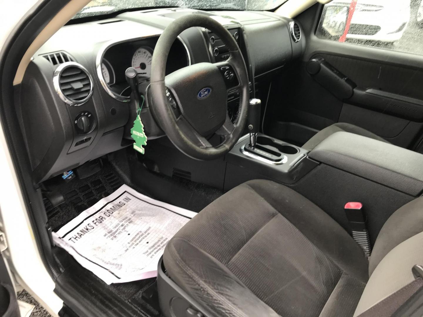 2010 White /Gray Ford Explorer Sport Trac XLT (1FMEU5BE9AU) with an 4.0 V6 engine, Automatic transmission, located at 577 Chester Pike, Prospect Park, PA, 19076, (610) 237-1015, 39.886154, -75.302338 - 2010 Ford Explorer Sport Trac XLT: 4x4, new PA inspection, SUPER clean, runs LIKE NEW! This vehicle comes inspected and has been given a bumper to bumper safety check. It is very clean, reliable, and well maintained. We offer a unique pay plan that is known for being the easiest and fastest finan - Photo#8