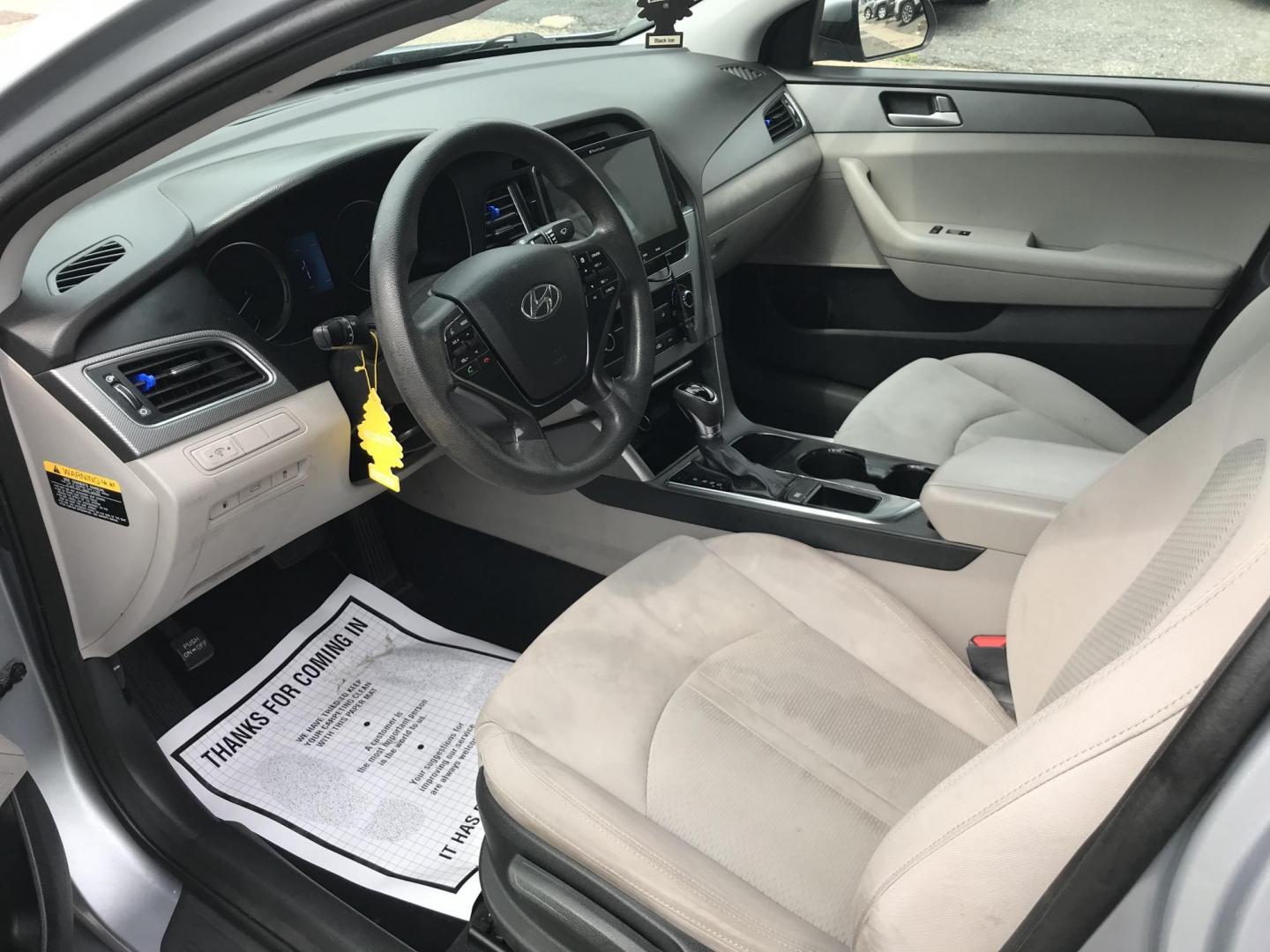 2015 Silver /Gray Hyundai Sonata SE (5NPE24AF4FH) with an 2.4 V4 engine, Automatic transmission, located at 577 Chester Pike, Prospect Park, PA, 19076, (610) 237-1015, 39.886154, -75.302338 - 2015 Hyundai Sonata: Great on gas, new PA inspection, SUPER CLEAN, runs EXCELLENT! This vehicle comes inspected and has been given a bumper to bumper safety check. It is very clean, reliable, and well maintained. We offer a unique pay plan that is known for being the easiest and fastest financing - Photo#7