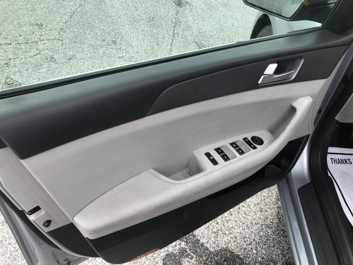 2015 Silver /Gray Hyundai Sonata SE (5NPE24AF4FH) with an 2.4 V4 engine, Automatic transmission, located at 577 Chester Pike, Prospect Park, PA, 19076, (610) 237-1015, 39.886154, -75.302338 - 2015 Hyundai Sonata: Great on gas, new PA inspection, SUPER CLEAN, runs EXCELLENT! This vehicle comes inspected and has been given a bumper to bumper safety check. It is very clean, reliable, and well maintained. We offer a unique pay plan that is known for being the easiest and fastest financing - Photo#8