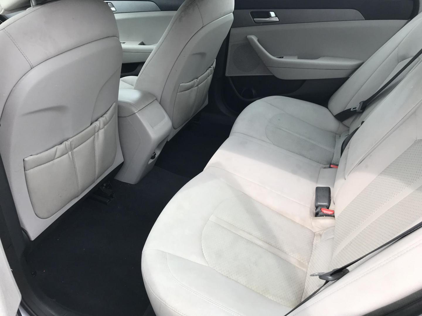 2015 Silver /Gray Hyundai Sonata SE (5NPE24AF4FH) with an 2.4 V4 engine, Automatic transmission, located at 577 Chester Pike, Prospect Park, PA, 19076, (610) 237-1015, 39.886154, -75.302338 - 2015 Hyundai Sonata: Great on gas, new PA inspection, SUPER CLEAN, runs EXCELLENT! This vehicle comes inspected and has been given a bumper to bumper safety check. It is very clean, reliable, and well maintained. We offer a unique pay plan that is known for being the easiest and fastest financing - Photo#14
