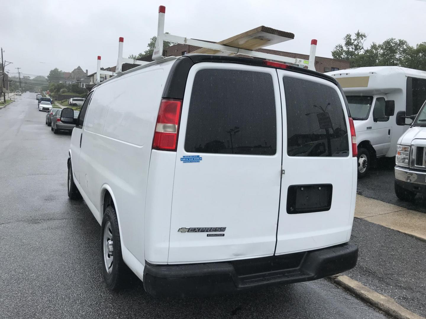 2013 White /Gray Chevrolet Express 1500 (1GCSGAFX2D1) with an 4.3 V6 engine, Automatic transmission, located at 577 Chester Pike, Prospect Park, PA, 19076, (610) 237-1015, 39.886154, -75.302338 - Photo#5