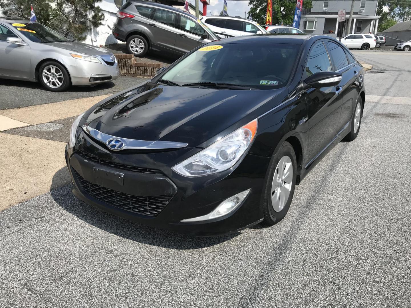 2014 Black /Gray Hyundai Sonata Hybrid Hybrid (KMHEC4A40EA) with an 2.4 V4 engine, Automatic transmission, located at 577 Chester Pike, Prospect Park, PA, 19076, (610) 237-1015, 39.886154, -75.302338 - 2014 Hyundai Sonata Hybrid: Backup camera, new PA inspection, great on gas, RUNS EXCELLENT! *This vehicle is cash only, no financing* - Photo#0