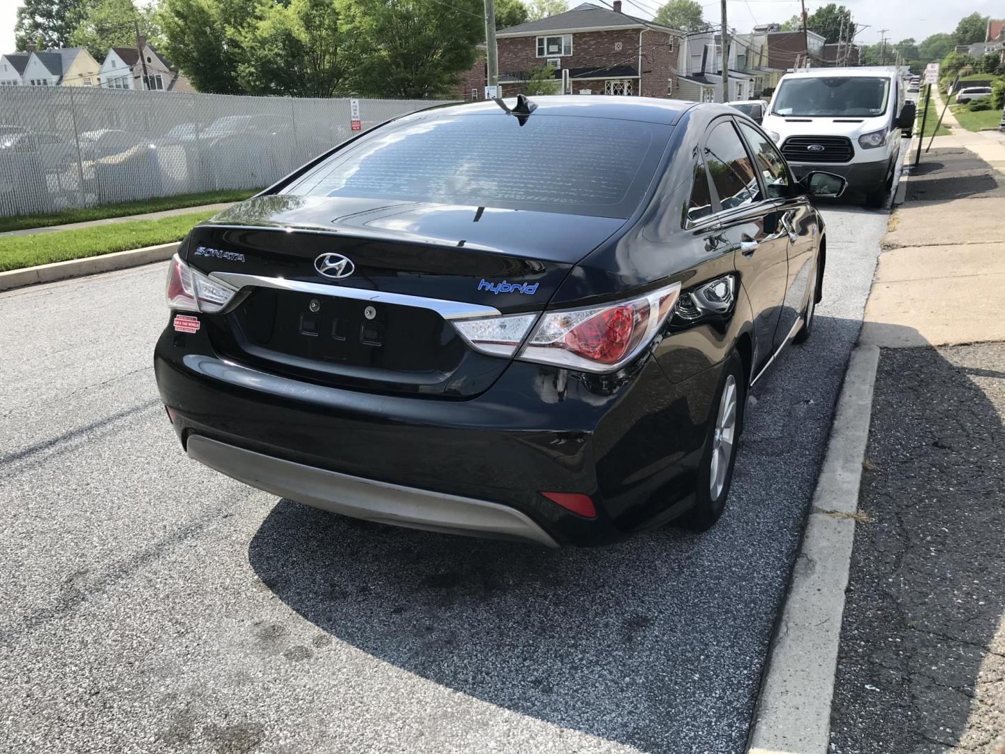 2014 Black /Gray Hyundai Sonata Hybrid Hybrid (KMHEC4A40EA) with an 2.4 V4 engine, Automatic transmission, located at 577 Chester Pike, Prospect Park, PA, 19076, (610) 237-1015, 39.886154, -75.302338 - 2014 Hyundai Sonata Hybrid: Backup camera, new PA inspection, great on gas, RUNS EXCELLENT! *This vehicle is cash only, no financing* - Photo#3