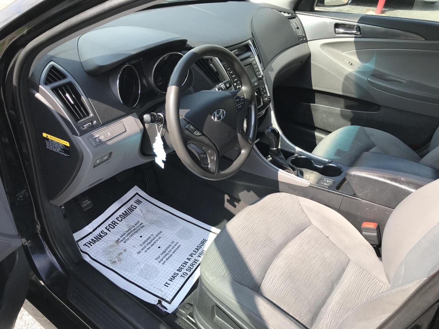 2014 Black /Gray Hyundai Sonata Hybrid Hybrid (KMHEC4A40EA) with an 2.4 V4 engine, Automatic transmission, located at 577 Chester Pike, Prospect Park, PA, 19076, (610) 237-1015, 39.886154, -75.302338 - 2014 Hyundai Sonata Hybrid: Backup camera, new PA inspection, great on gas, RUNS EXCELLENT! *This vehicle is cash only, no financing* - Photo#7