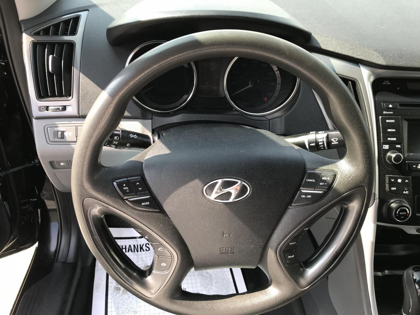 2014 Black /Gray Hyundai Sonata Hybrid Hybrid (KMHEC4A40EA) with an 2.4 V4 engine, Automatic transmission, located at 577 Chester Pike, Prospect Park, PA, 19076, (610) 237-1015, 39.886154, -75.302338 - 2014 Hyundai Sonata Hybrid: Backup camera, new PA inspection, great on gas, RUNS EXCELLENT! *This vehicle is cash only, no financing* - Photo#11