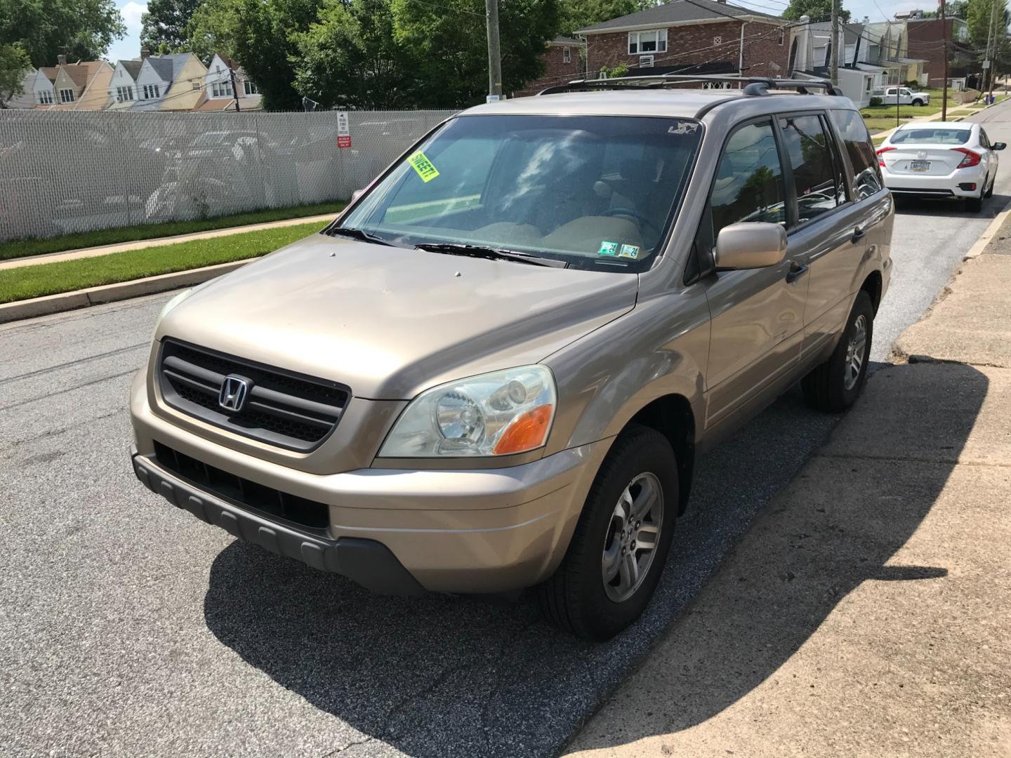 2003 Gold /Tan Honda Pilot EXL (2HKYF18553H) with an 3.5 V6 engine, Automatic transmission, located at 577 Chester Pike, Prospect Park, PA, 19076, (610) 237-1015, 39.886154, -75.302338 - 2003 Honda Pilot EXL: 3rd row seating, 4x4, SUPER CLEAN, runs LIKE NEW! *Vehicle sold as-is* - Photo#3