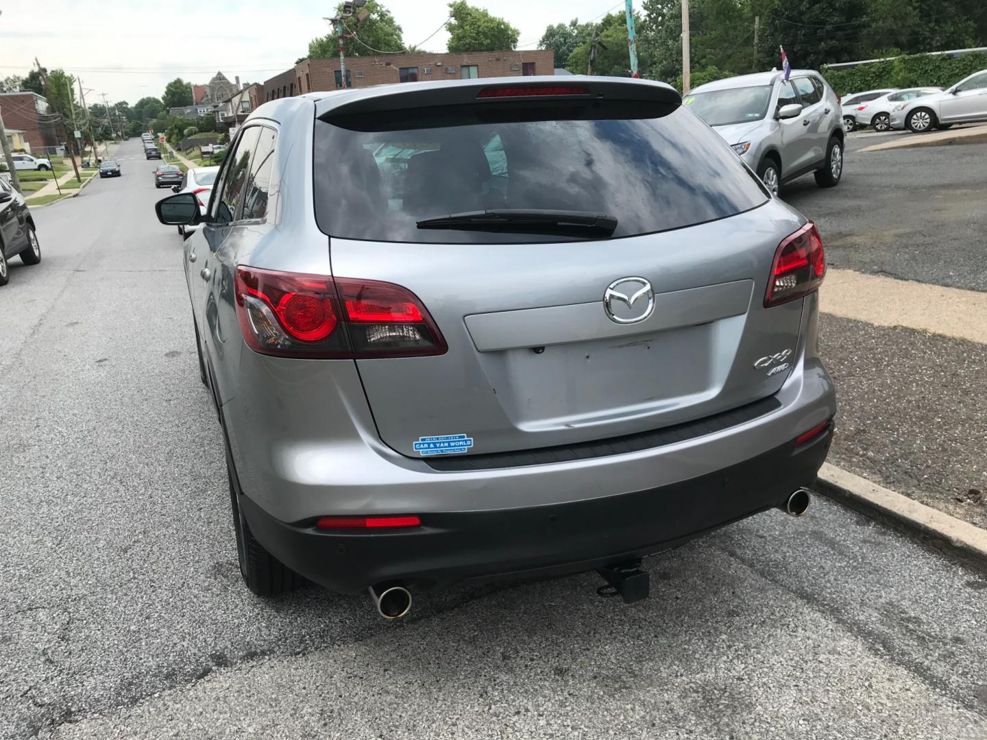 2013 Silver /Black Mazda CX-9 Touring (JM3TB3CV6D0) with an 3.7 V6 engine, Automatic transmission, located at 577 Chester Pike, Prospect Park, PA, 19076, (610) 237-1015, 39.886154, -75.302338 - Photo#5
