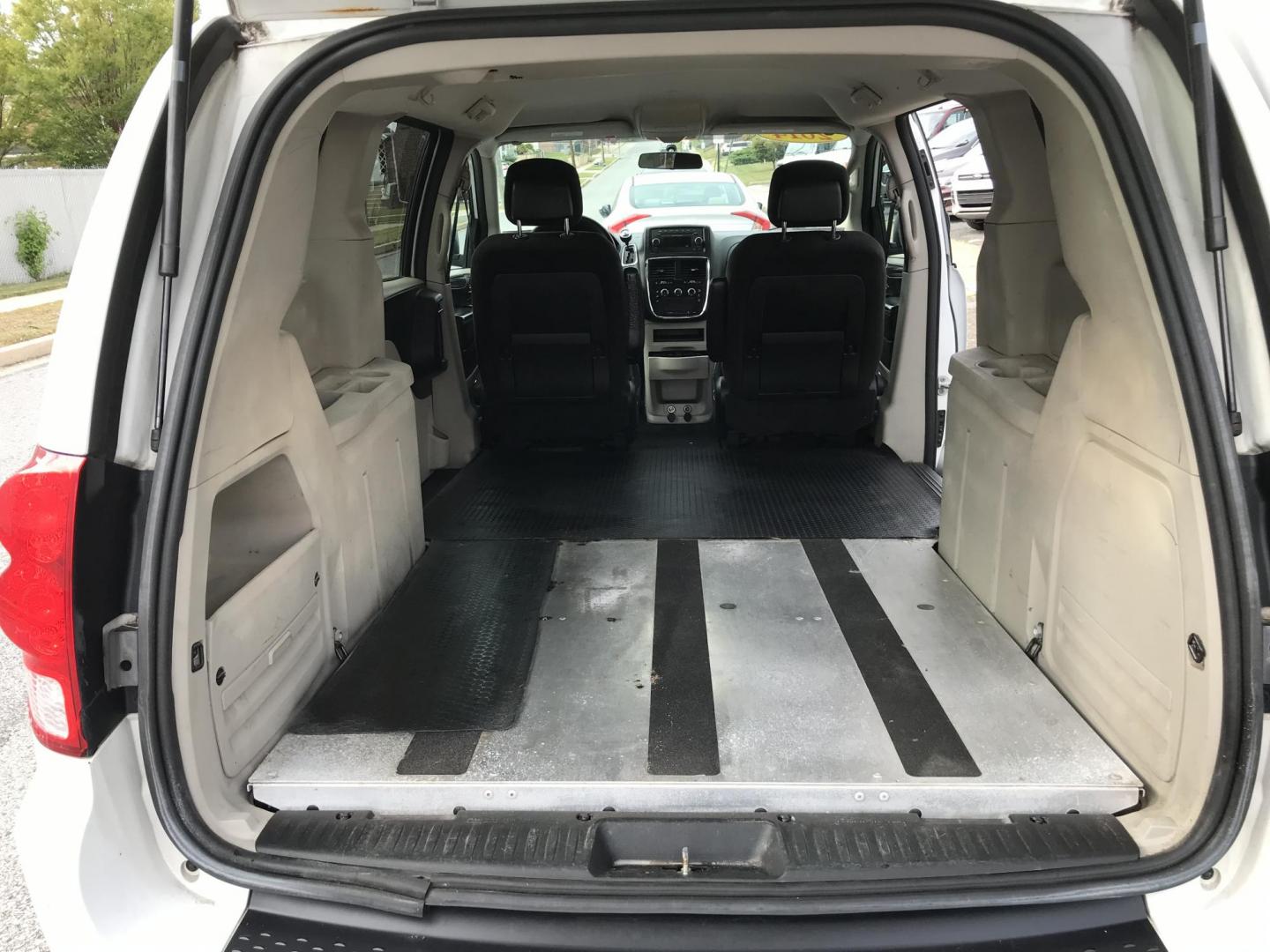 2014 White /Gray RAM Cargo Van Cargo Van (2C4JRGAG7ER) with an 3.6 V6 engine, Automatic transmission, located at 577 Chester Pike, Prospect Park, PA, 19076, (610) 237-1015, 39.886154, -75.302338 - 2014 Dodge Ram Tradesman Cargo Van: cargo area in back, new PA inspection, runs EXCELLENT! This vehicle comes inspected and has been given a bumper to bumper safety check. It is very clean, reliable, and well maintained. We offer a unique pay plan that is known for being the easiest and fastest f - Photo#9