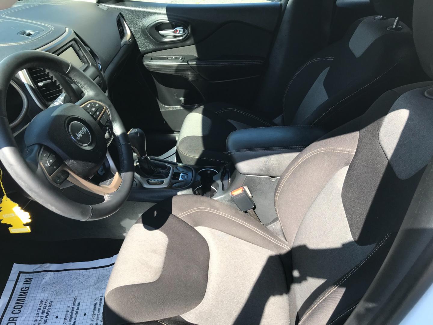 2016 White /Gray Jeep Cherokee Sport (1C4PJMAB1GW) with an 2.4 V4 engine, Automatic transmission, located at 577 Chester Pike, Prospect Park, PA, 19076, (610) 237-1015, 39.886154, -75.302338 - 2016 Jeep Cherokee: 4x4, backup camera, new PA inspection, SUPER clean, runs LIKE NEW! This vehicle comes inspected and has been given a bumper to bumper safety check. It is very clean, reliable, and well maintained. We offer a unique pay plan that is known for being the easiest and fastest finan - Photo#9