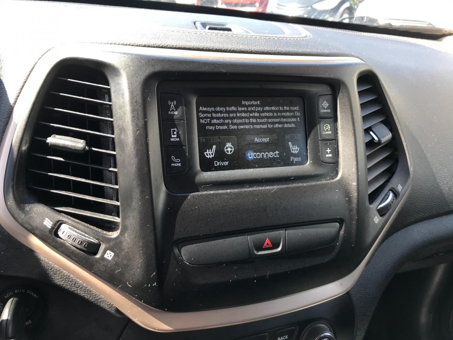 2016 White /Gray Jeep Cherokee Sport (1C4PJMAB1GW) with an 2.4 V4 engine, Automatic transmission, located at 577 Chester Pike, Prospect Park, PA, 19076, (610) 237-1015, 39.886154, -75.302338 - 2016 Jeep Cherokee: 4x4, backup camera, new PA inspection, SUPER clean, runs LIKE NEW! This vehicle comes inspected and has been given a bumper to bumper safety check. It is very clean, reliable, and well maintained. We offer a unique pay plan that is known for being the easiest and fastest finan - Photo#13