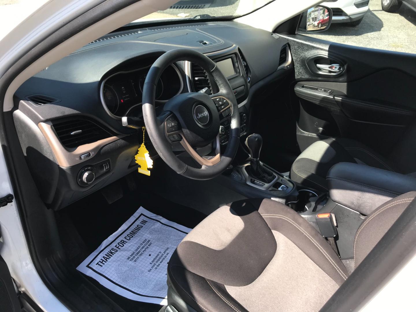 2016 White /Gray Jeep Cherokee Sport (1C4PJMAB1GW) with an 2.4 V4 engine, Automatic transmission, located at 577 Chester Pike, Prospect Park, PA, 19076, (610) 237-1015, 39.886154, -75.302338 - 2016 Jeep Cherokee: 4x4, backup camera, new PA inspection, SUPER clean, runs LIKE NEW! This vehicle comes inspected and has been given a bumper to bumper safety check. It is very clean, reliable, and well maintained. We offer a unique pay plan that is known for being the easiest and fastest finan - Photo#7