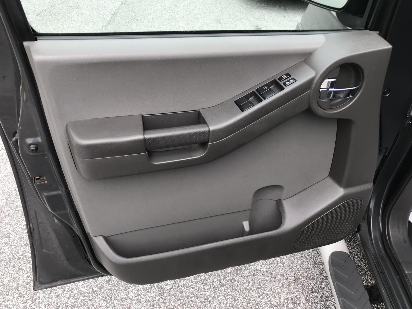 2010 Gray /Gray Nissan Xterra Off-Road (5N1AN0NW0AC) with an 4.0 V6 engine, Automatic transmission, located at 577 Chester Pike, Prospect Park, PA, 19076, (610) 237-1015, 39.886154, -75.302338 - 2010 Nissan Xterra Off-Road: 4x4, running boards, new PA inspection, SUPER CLEAN, runs LIKE NEW! This vehicle comes inspected and has been given a bumper to bumper safety check. It is very clean, reliable, and well maintained. We offer a unique pay plan that is known for being the easiest and fas - Photo#8