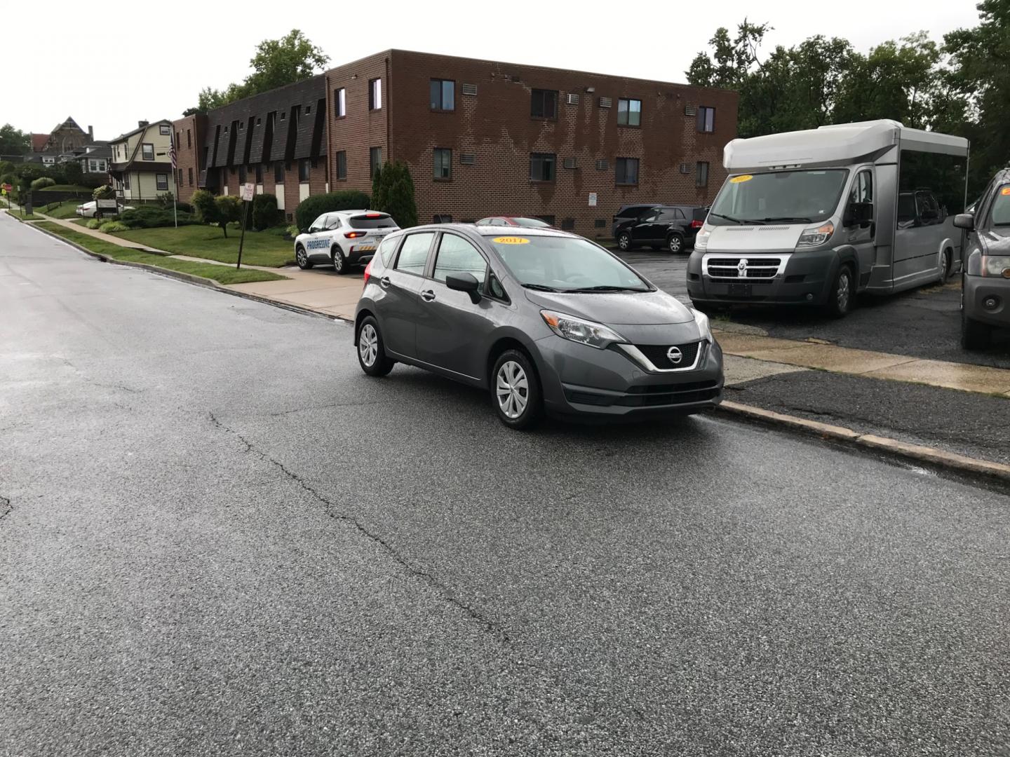 2017 Gray /Black Nissan Versa Note Note (3N1CE2CP9HL) with an 1.6 V4 engine, Automatic transmission, located at 577 Chester Pike, Prospect Park, PA, 19076, (610) 237-1015, 39.886154, -75.302338 - 2017 Nissan Versa Note: Backup camera, remote start, new PA inspection, great on gas, SUPER CLEAN, runs LIKE NEW! This vehicle comes inspected and has been given a bumper to bumper safety check. It is very clean, reliable, and well maintained. We offer a unique pay plan that is known for being th - Photo#1
